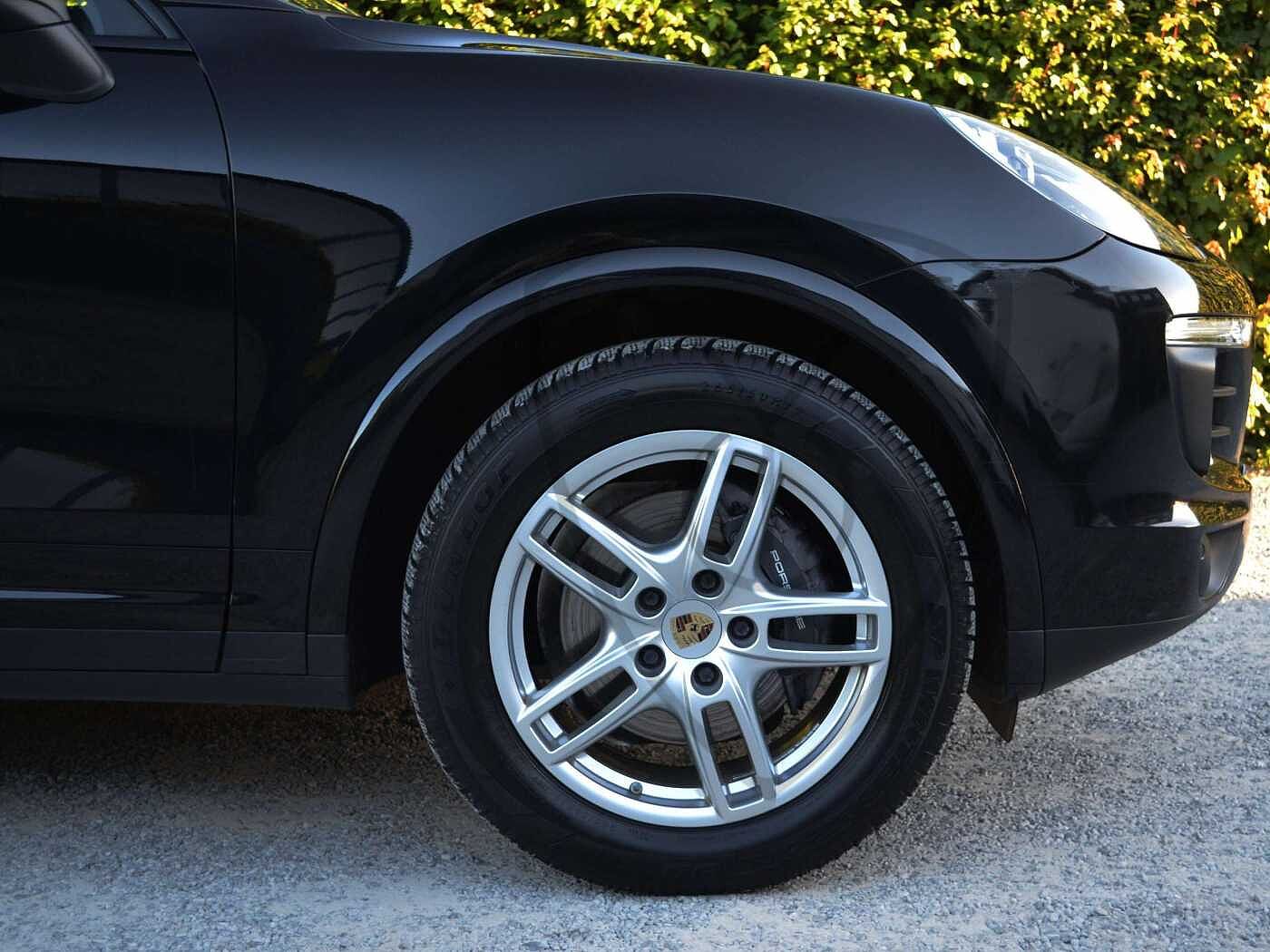 Porsche Cayenne 3,0 Diesel Platinum Edition * PANO * BOSE * 18 WAY SPORTSEATS * AIR SUSPENSION
