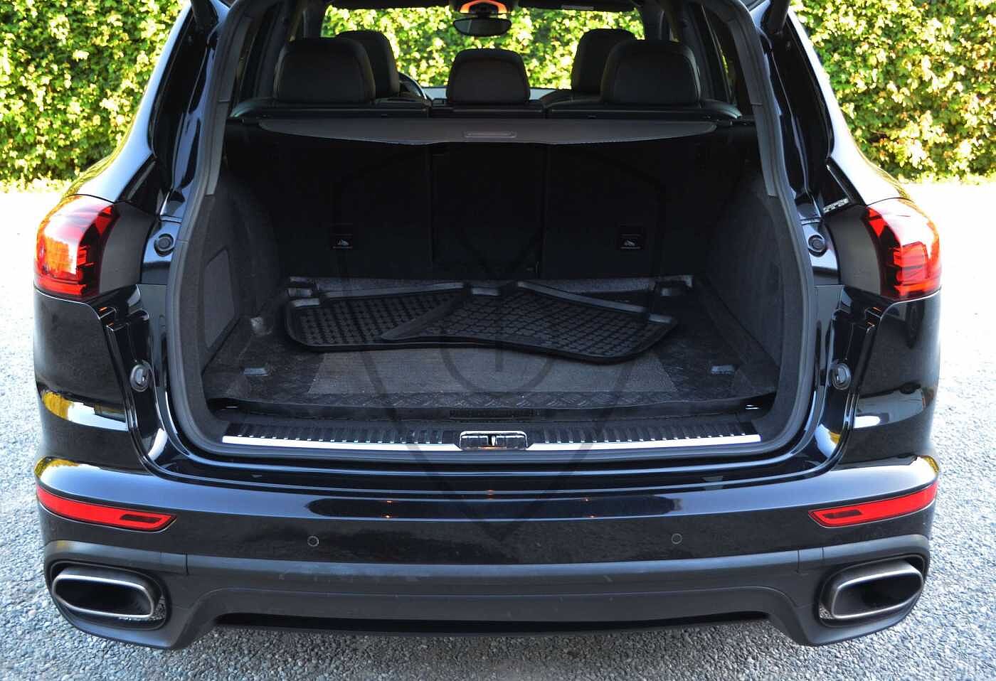 Porsche Cayenne 3,0 Diesel Platinum Edition * PANO * BOSE * 18 WAY SPORTSEATS * AIR SUSPENSION