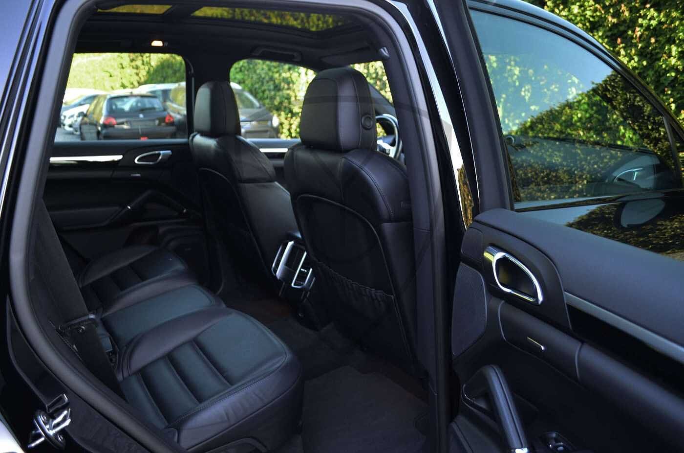 Porsche Cayenne 3,0 Diesel Platinum Edition * PANO * BOSE * 18 WAY SPORTSEATS * AIR SUSPENSION