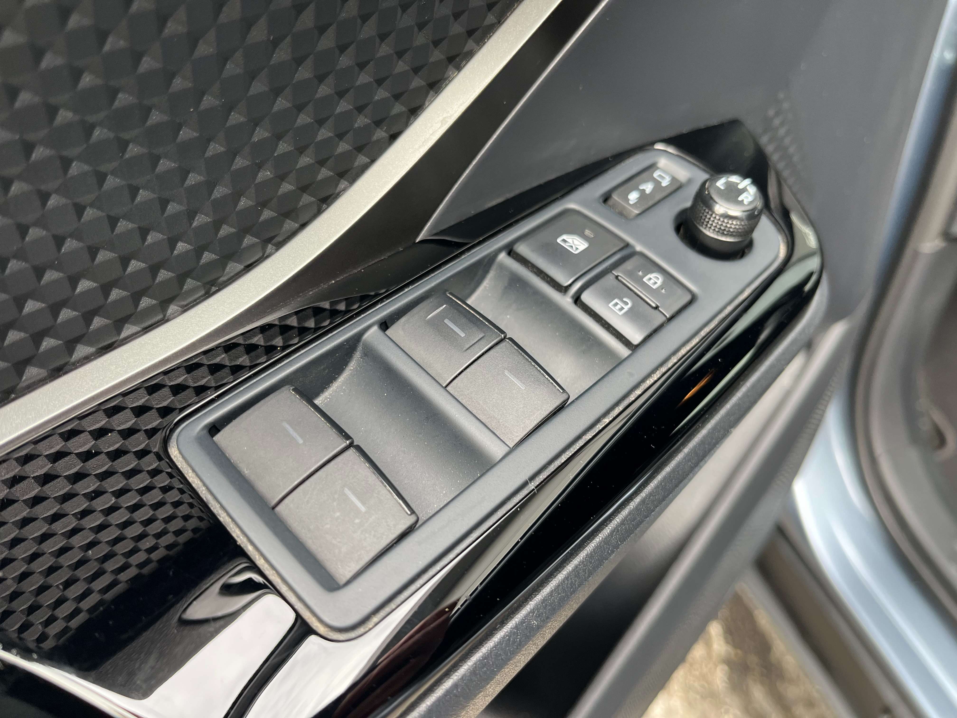 Toyota C-HR C-HR Hybrid 1.8i VVT-i C-Lub Mono-Tone E-CVT
