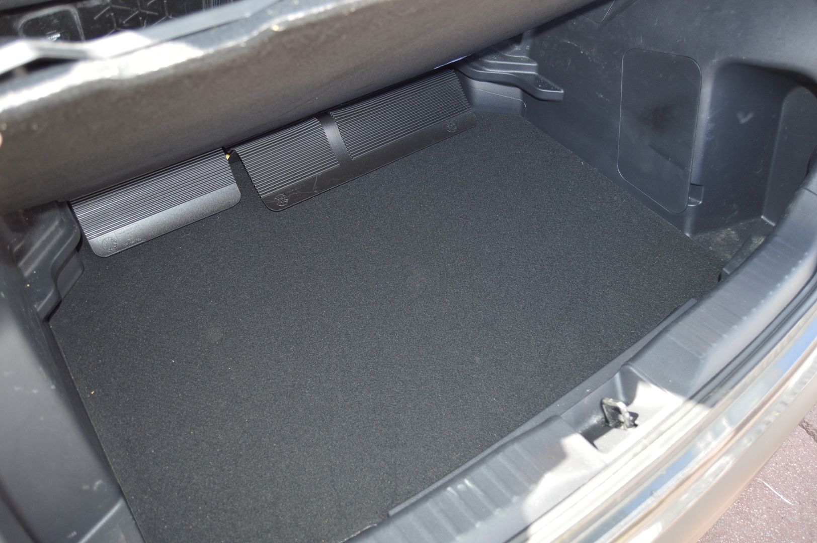 Toyota YARIS CROSS 116H DESIGN MY22  TEAM D