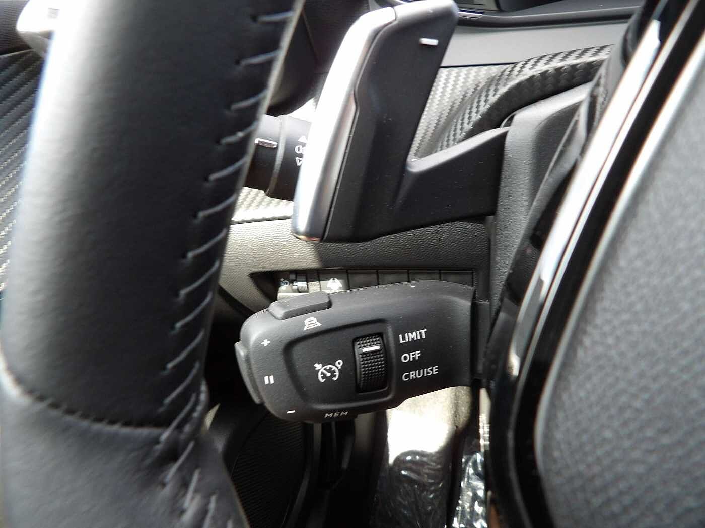 Peugeot 2008 2008 PureTech Allure Pack - 360°camera