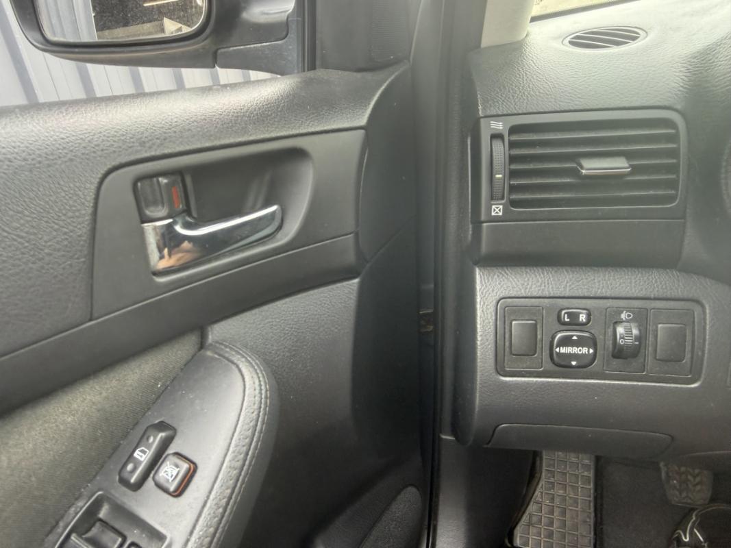 Toyota Avensis 1.8 130 VVT-i Linéa Terra 1ere Main I