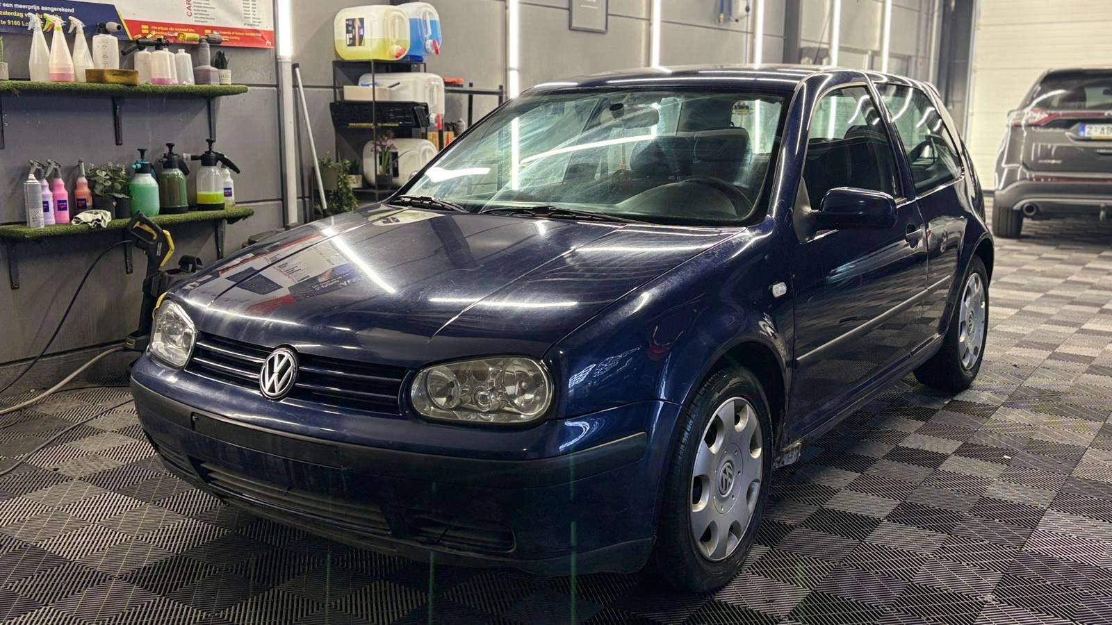Volkswagen Golf 1.9 bj2001 DIESEL MANUEEL 381796km