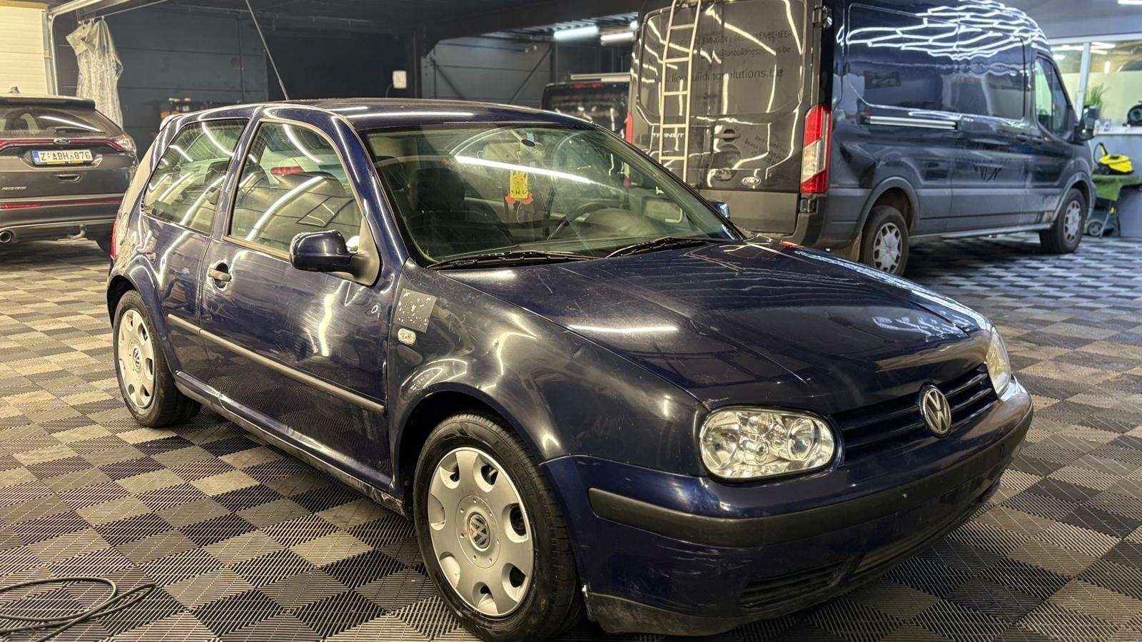 Volkswagen Golf 1.9 bj2001 DIESEL MANUEEL 381796km