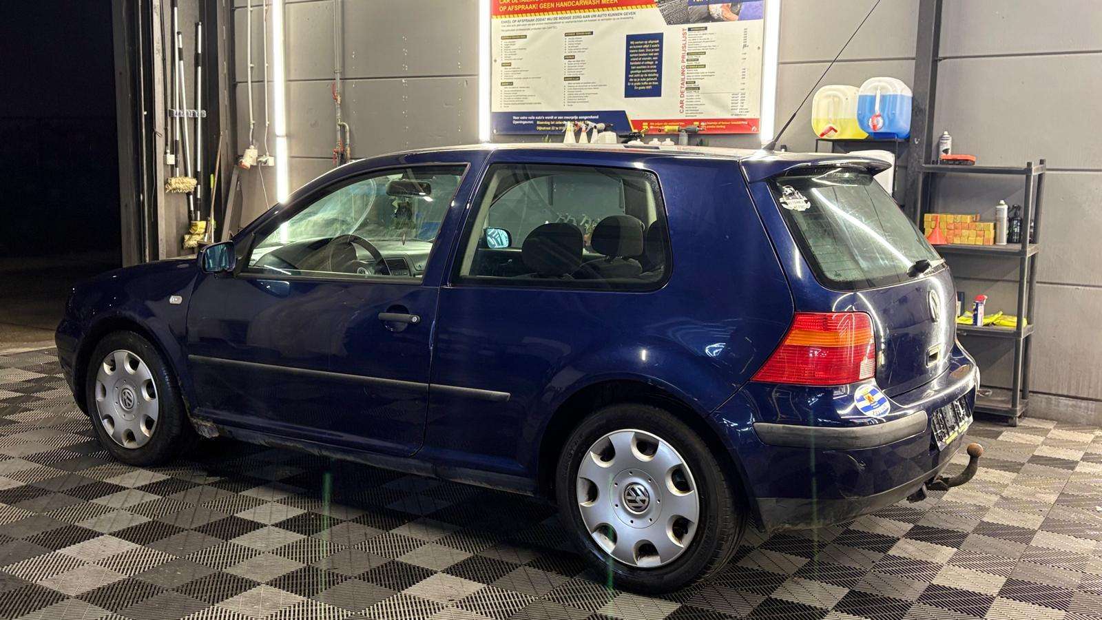 Volkswagen Golf 1.9 bj2001 DIESEL MANUEEL 381796km