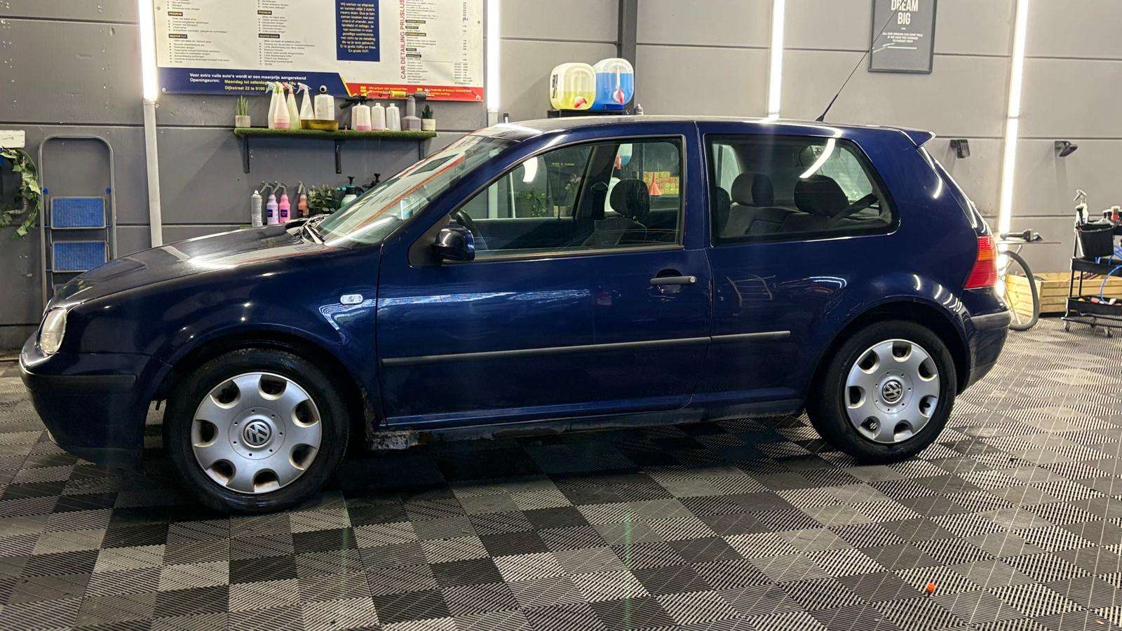 Volkswagen Golf 1.9 bj2001 DIESEL MANUEEL 381796km