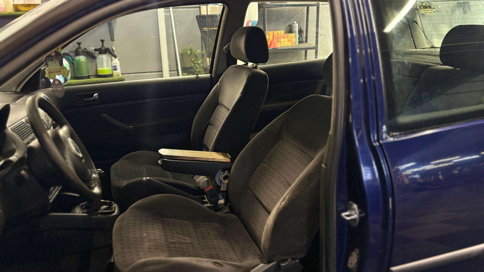 Volkswagen Golf 1.9 bj2001 DIESEL MANUEEL 381796km