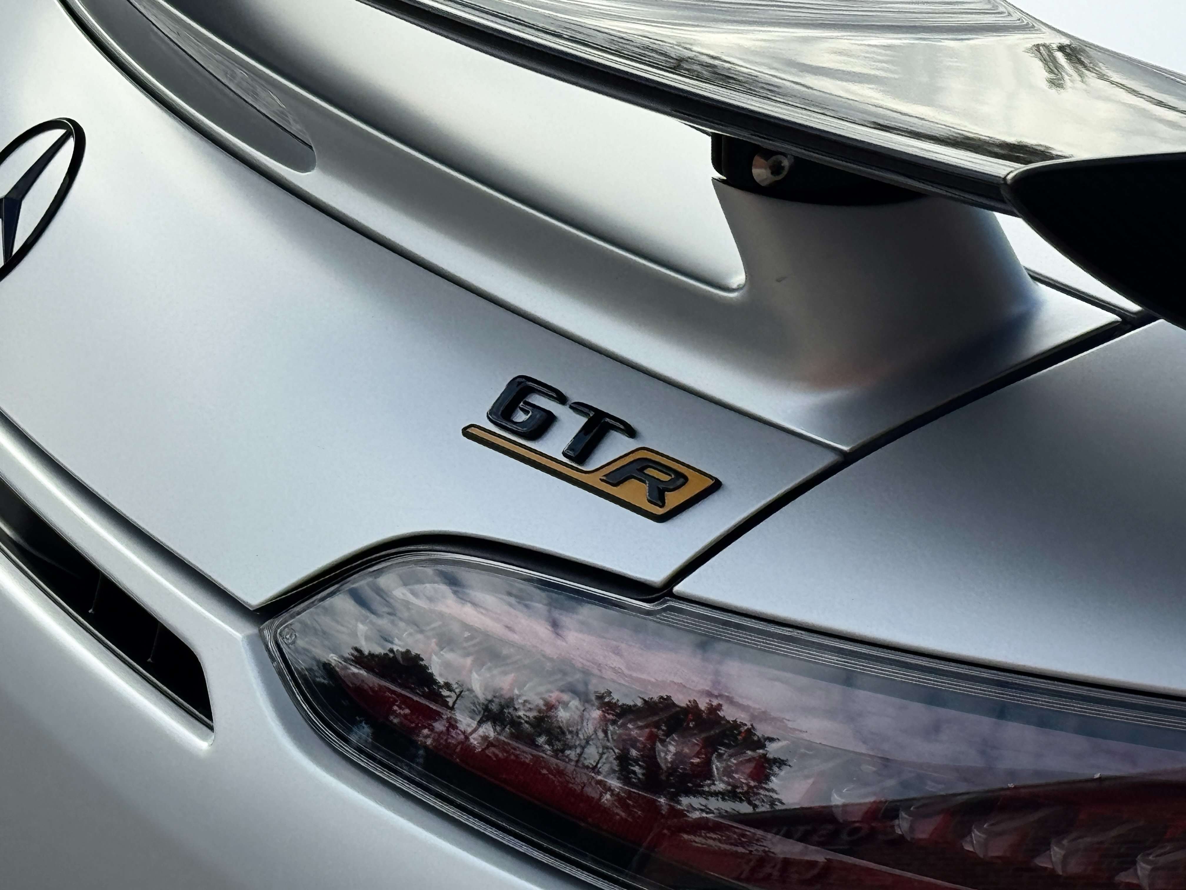 Mercedes-Benz AMG GT R - V8 Bi-Turbo