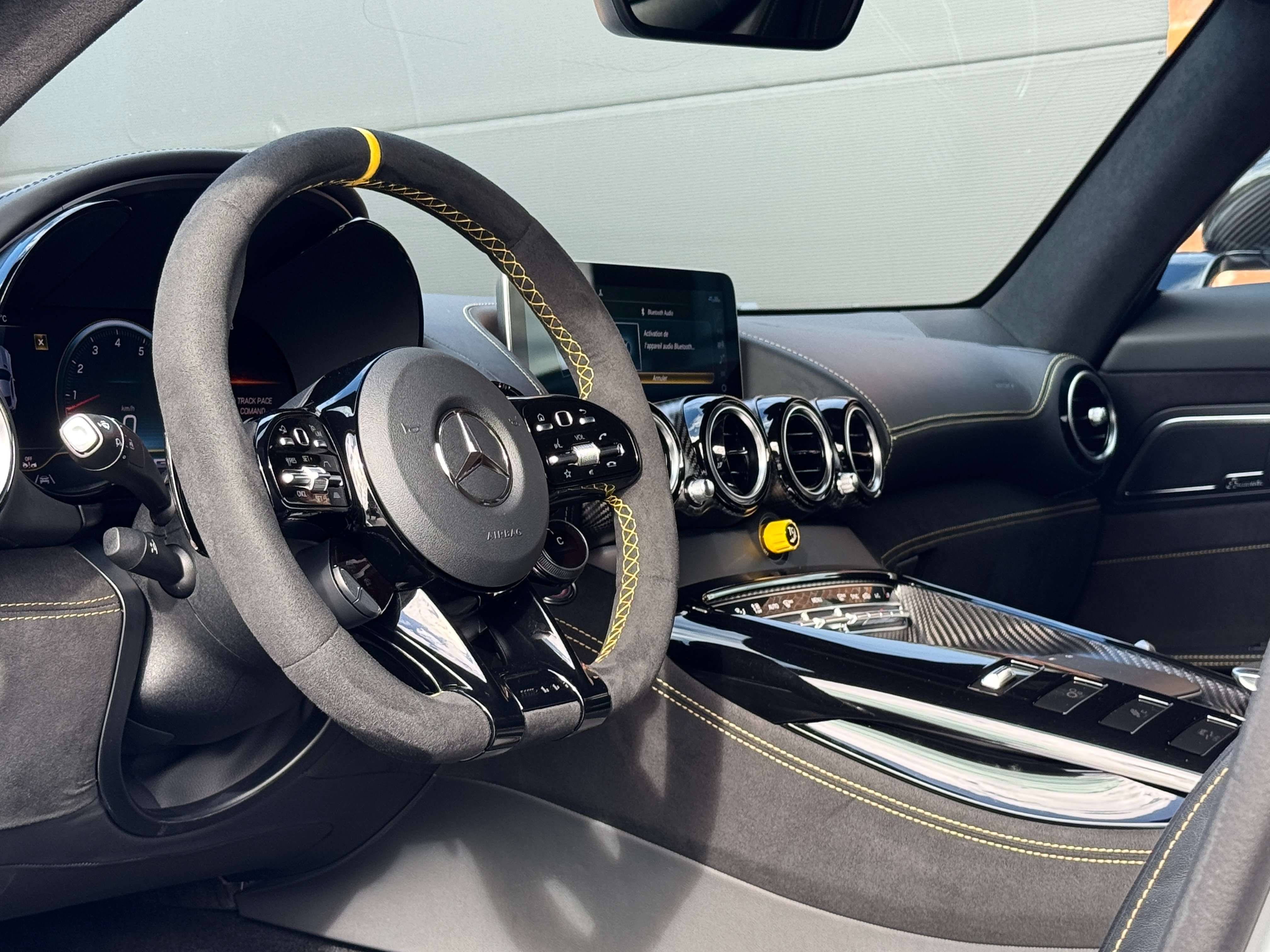 Mercedes-Benz AMG GT R - V8 Bi-Turbo