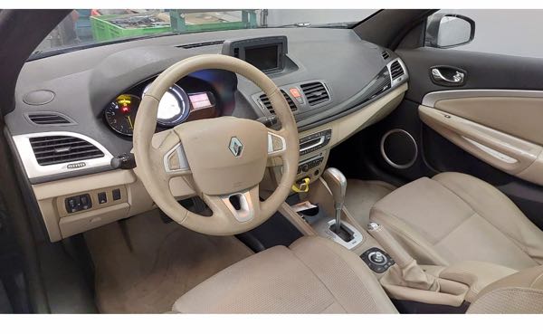 Renault Megane III COUPE CABRIOLET 1.5 DCI 110 FAP PRIVILEGE EDC ECO2 EURO5