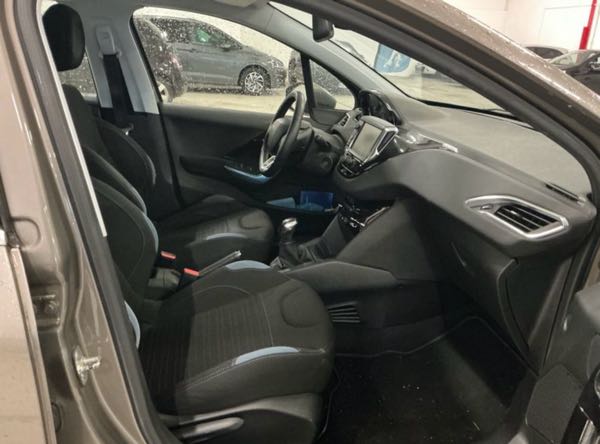 Peugeot 208 1.2 VTI 82 ALLURE 5P