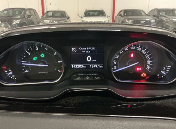Peugeot 208 1.2 VTI 82 ALLURE 5P
