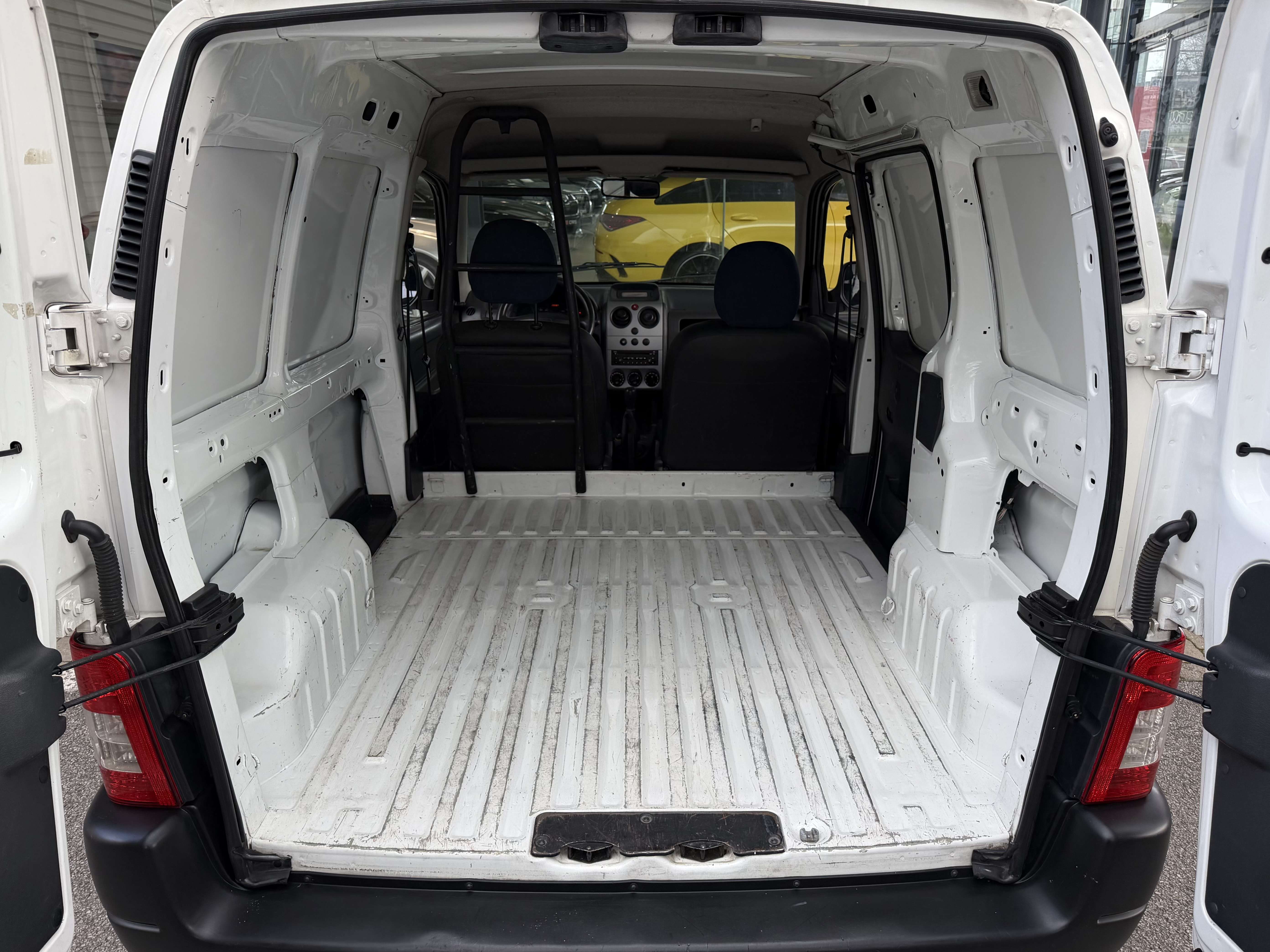 Peugeot Partner 1.6 HDi "UTILITAIRE" DA-Radio Cd-GARANTIE 12 MOIS