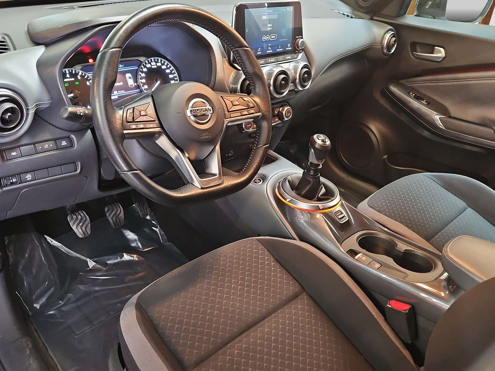 Nissan Juke Nissan Juke 1.0 DIG-T 116pk N-Connecta