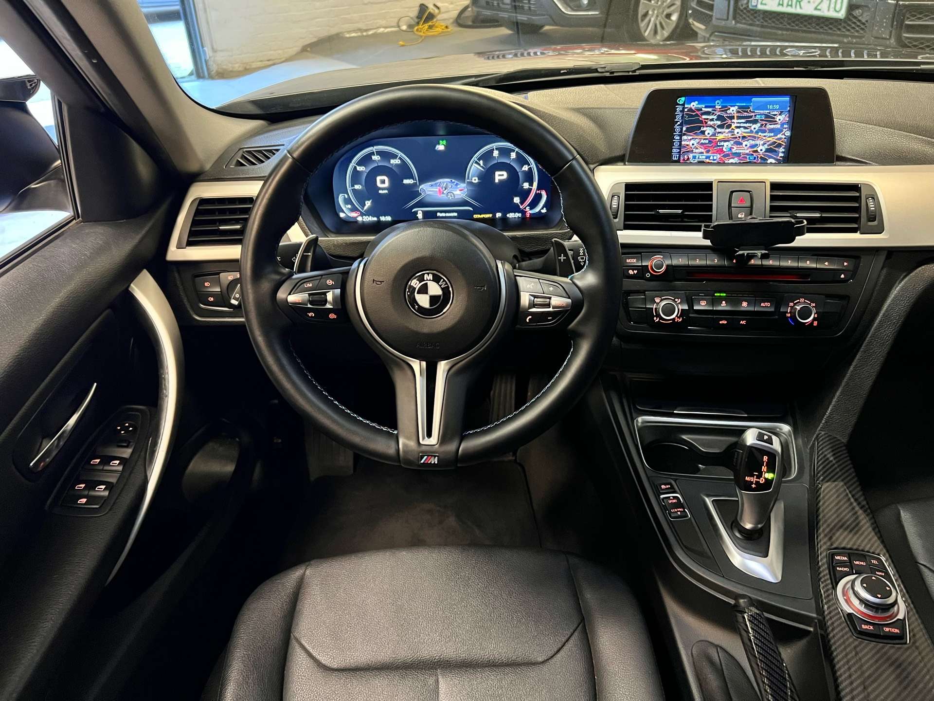 BMW 316 dA *SPORT*AUTO*CARPLAY*JA*CUIR*GARANTIE*