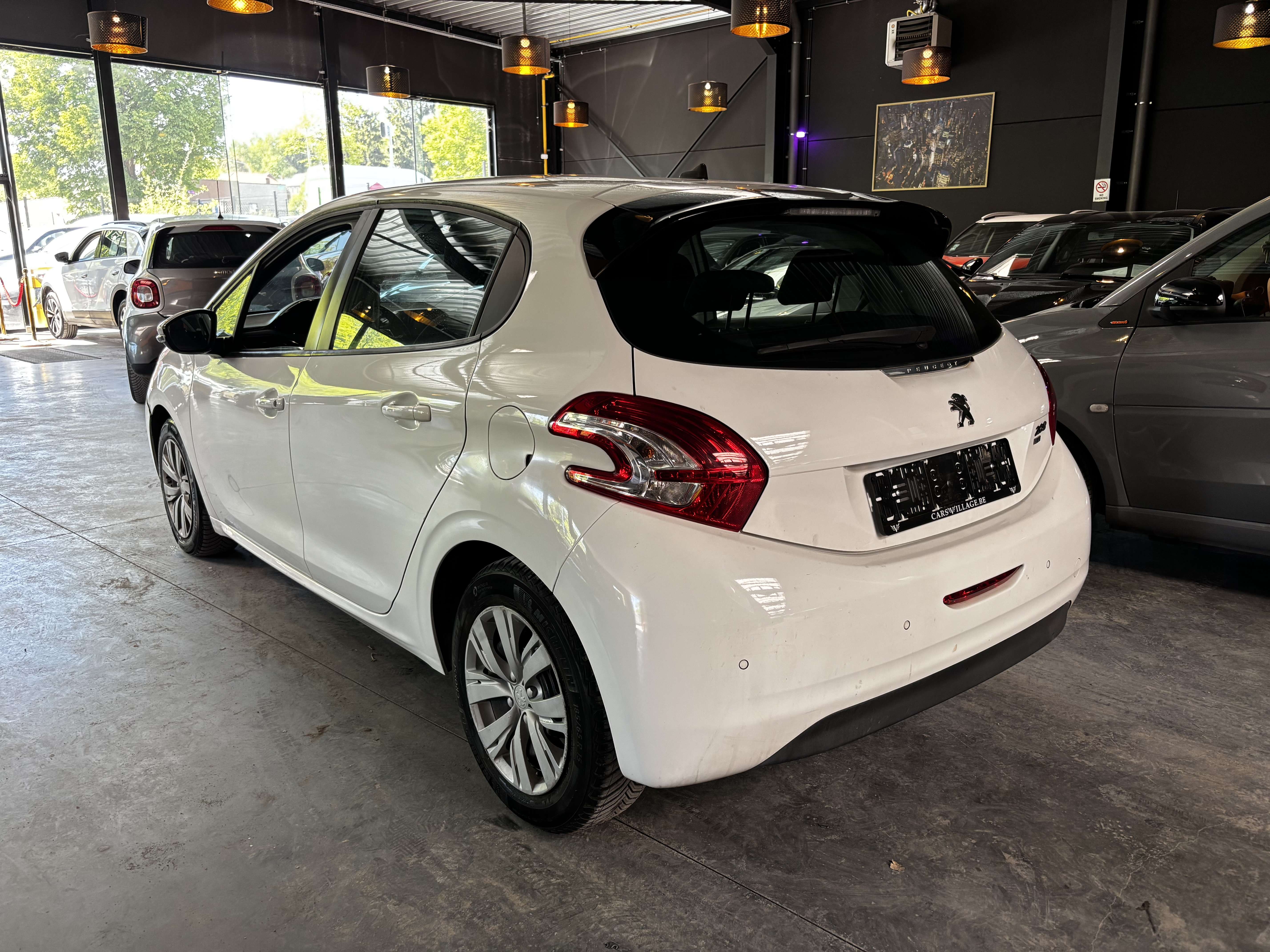 Peugeot 208 ✅12 MOIS DE GARANTIE✅208 1.2i Allure✅