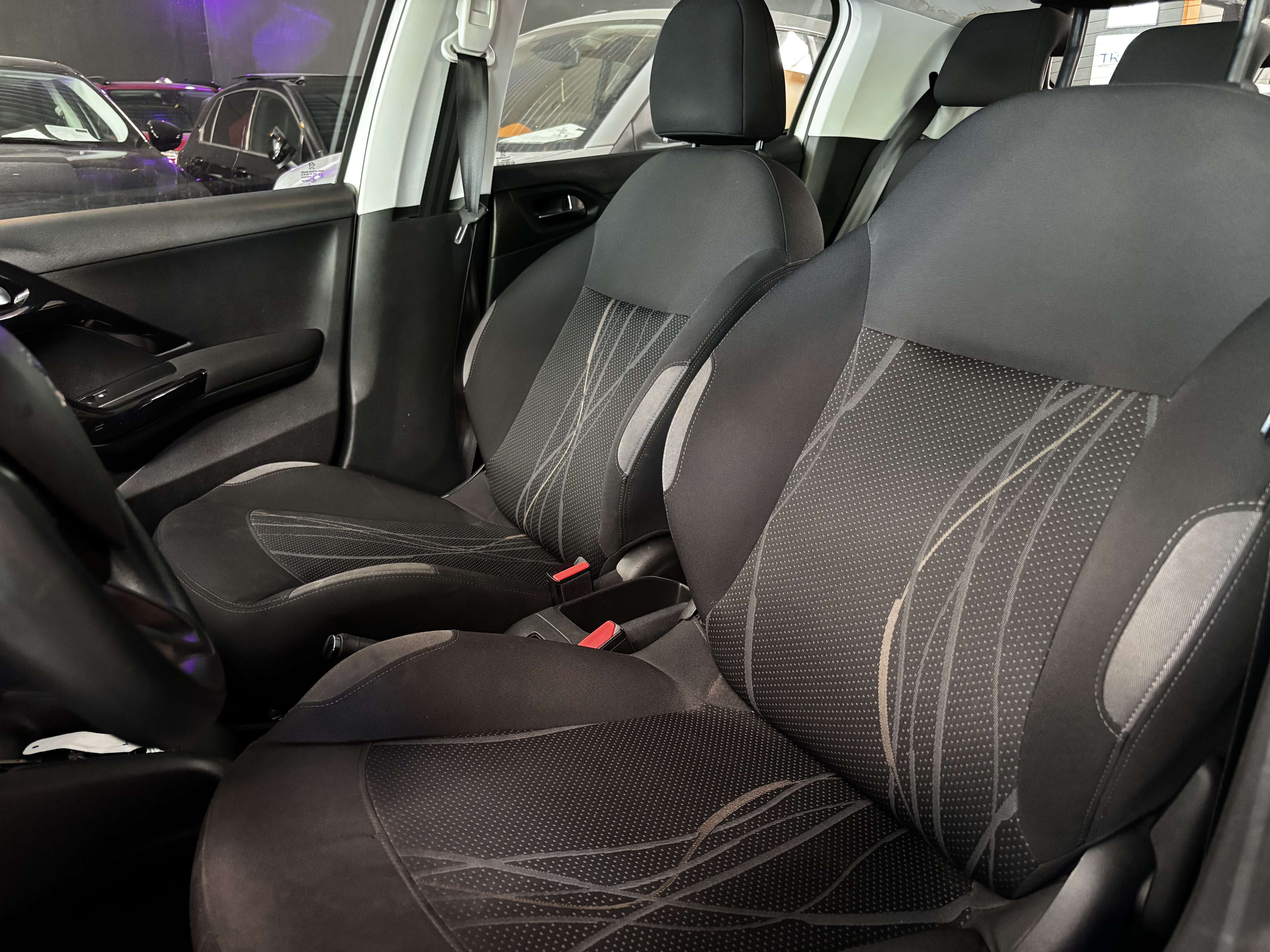 Peugeot 208 ✅12 MOIS DE GARANTIE✅208 1.2i Allure✅