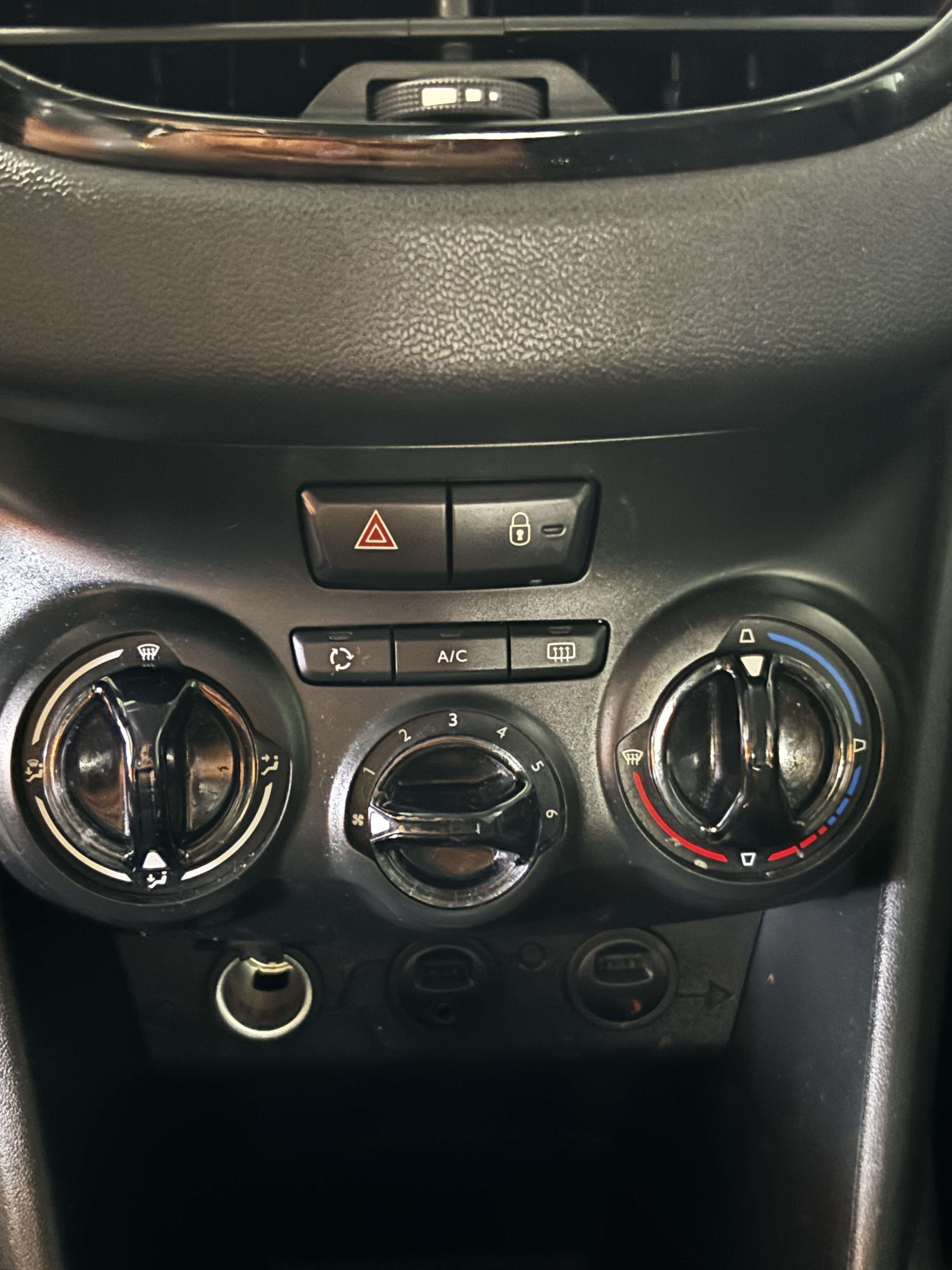 Peugeot 208 ✅12 MOIS DE GARANTIE✅208 1.2i Allure✅