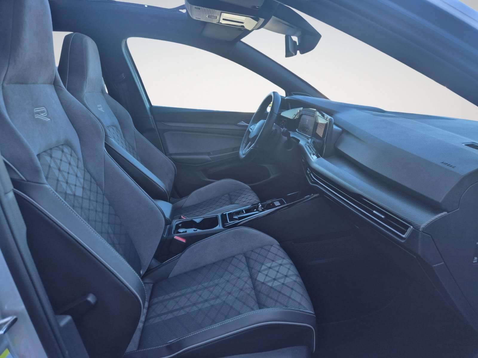 Volkswagen Golf 2.0 SCR TDi R-Line Business Premium DSG / Harman Kardon / Carplay / Camera / Navigation / Garantie 12 Mois