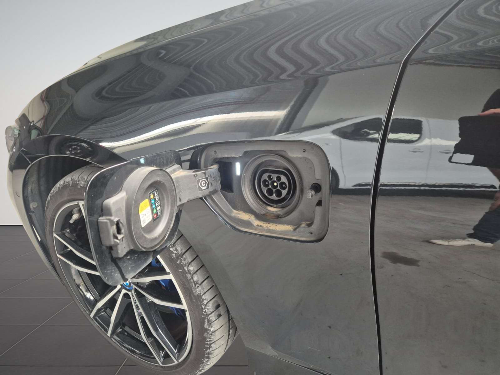 BMW 330 Touring 330eAS PHEV / Suivi Complet BMW / Carplay / Toit Panoramique-Ouvrant / Garantie 12 Mois