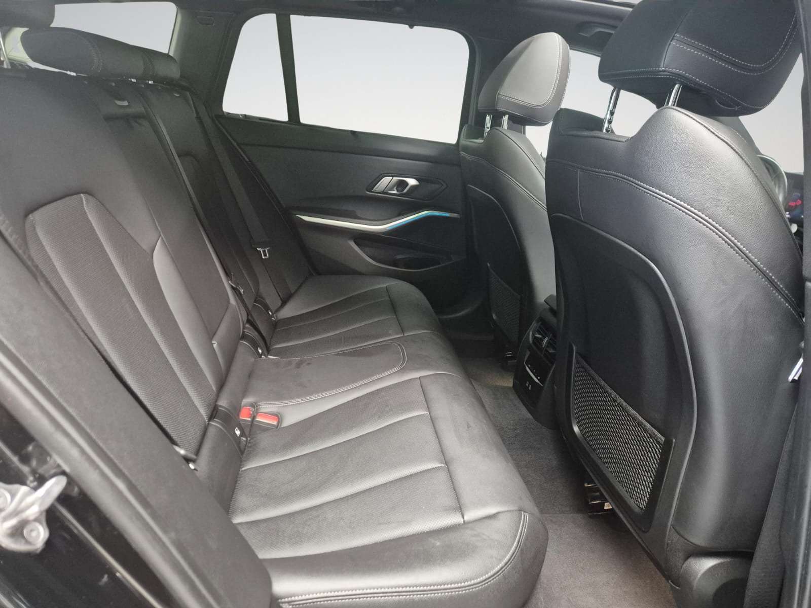 BMW 330 Touring 330eAS PHEV / Suivi Complet BMW / Carplay / Toit Panoramique-Ouvrant / Garantie 12 Mois