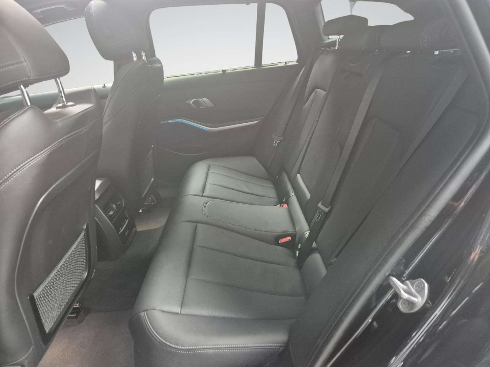 BMW 330 Touring 330eAS PHEV / Suivi Complet BMW / Carplay / Toit Panoramique-Ouvrant / Garantie 12 Mois
