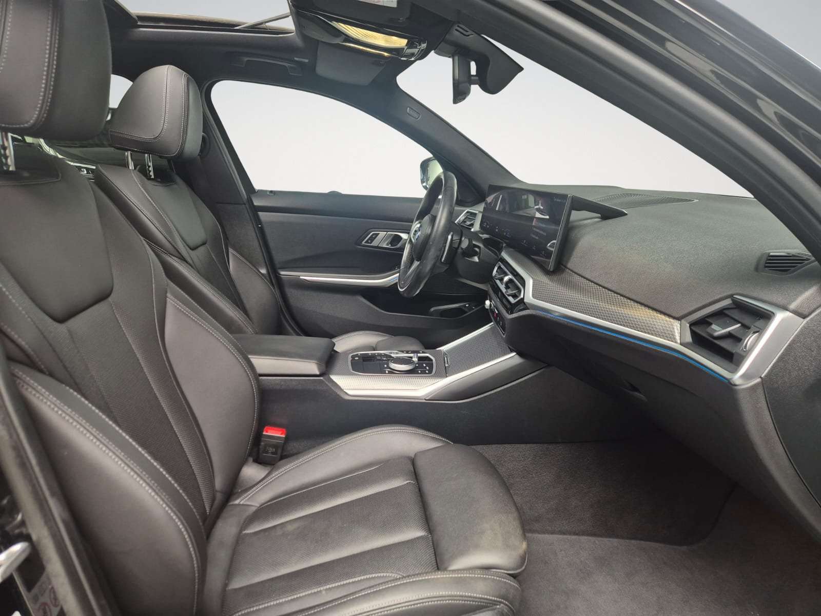 BMW 330 Touring 330eAS PHEV / Suivi Complet BMW / Carplay / Toit Panoramique-Ouvrant / Garantie 12 Mois