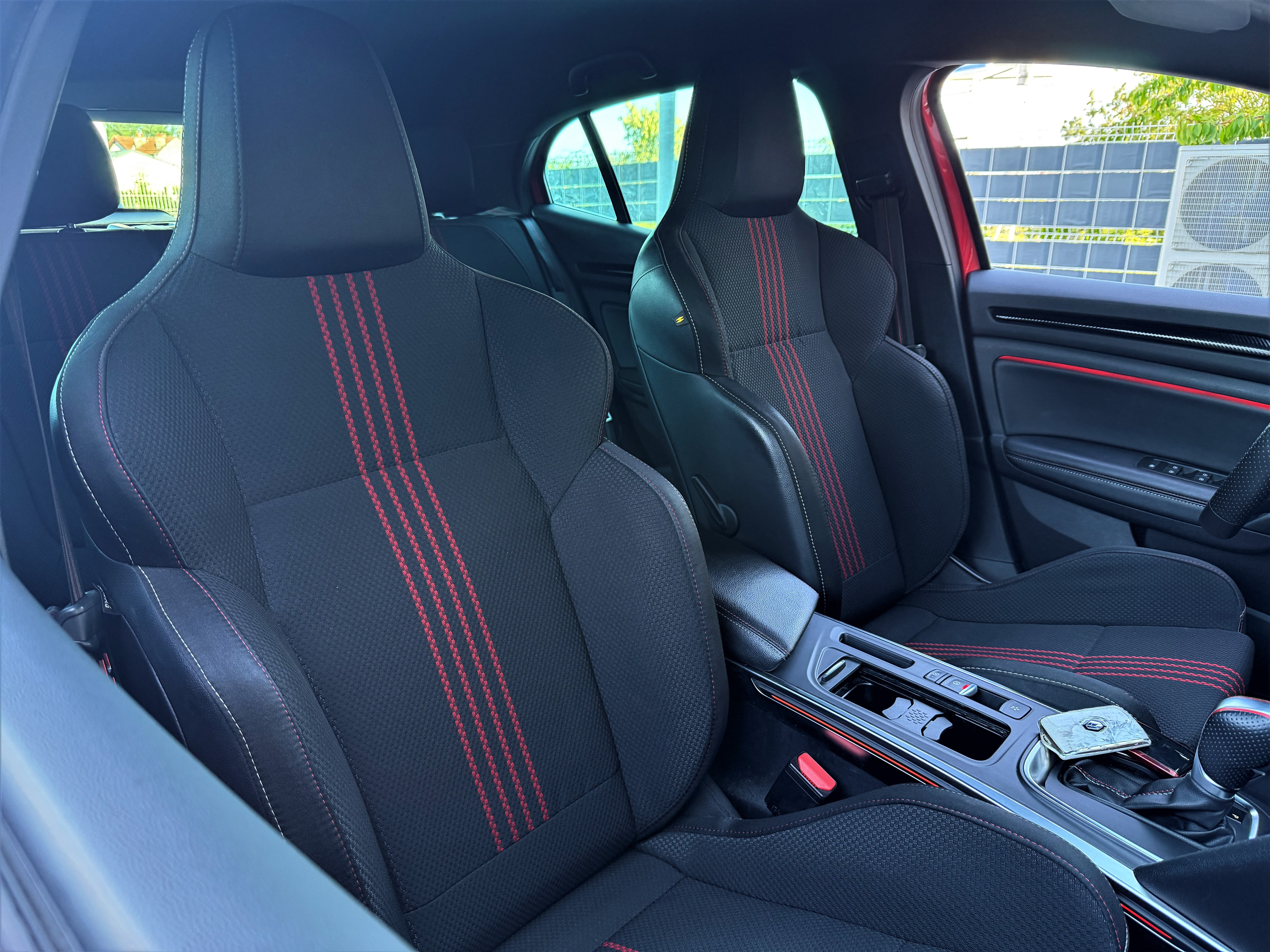 Renault Megane IV (2) RS LINE TCE 160 AUTO EDC7 Performance 1er Main