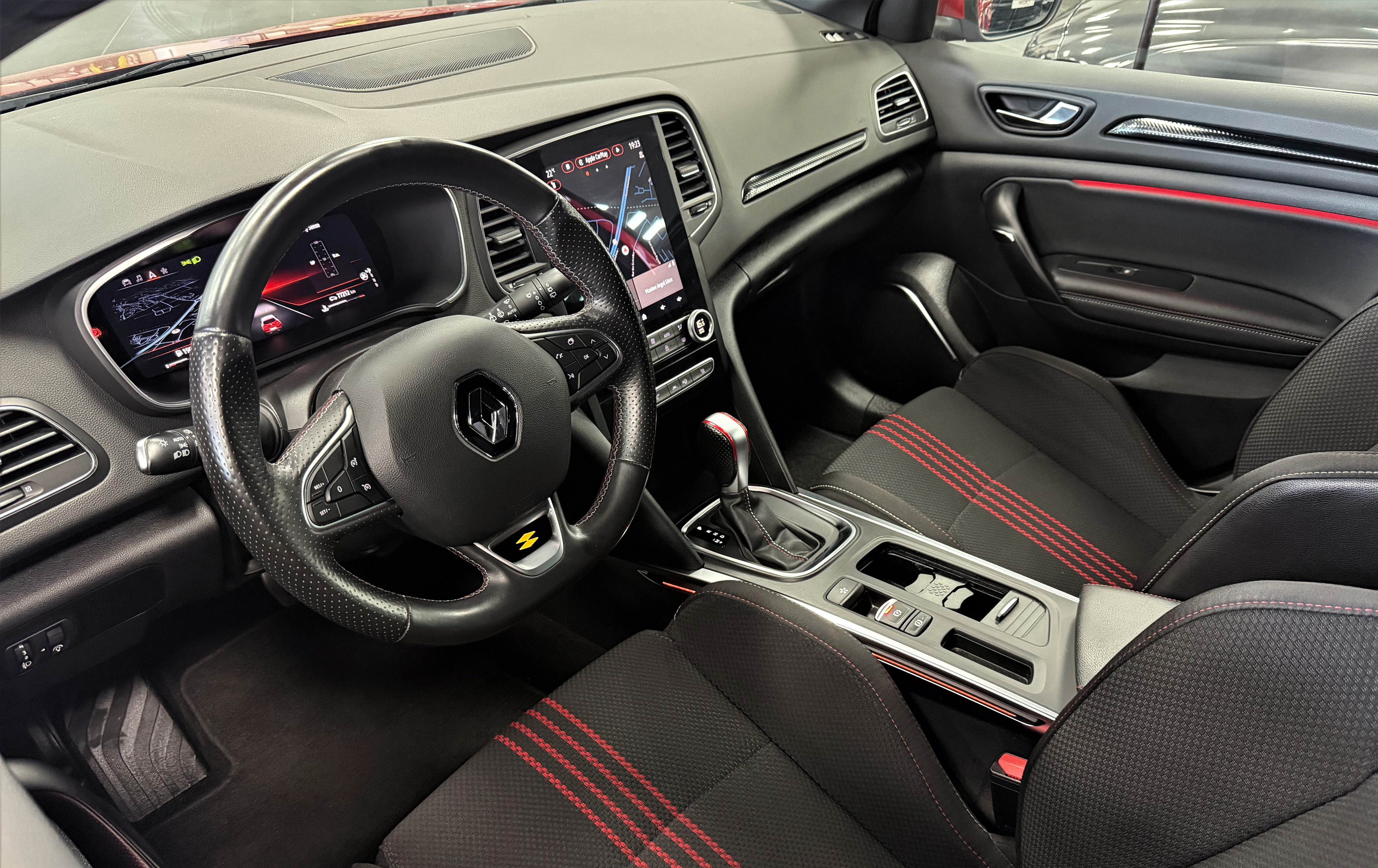 Renault Megane IV (2) RS LINE TCE 160 AUTO EDC7 Performance 1er Main