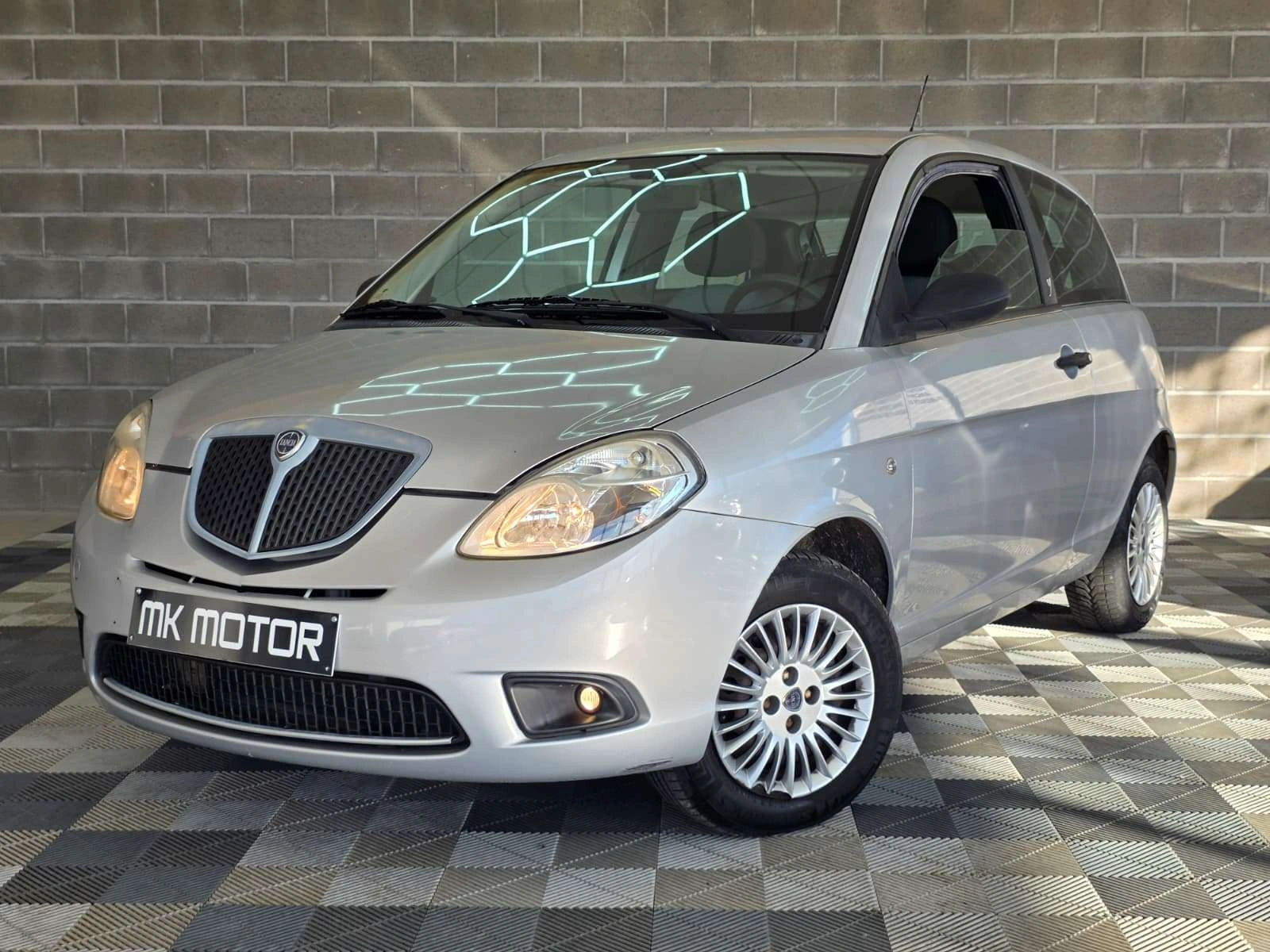 Lancia Ypsilon 🟢1.2 ESSENCE 60CV