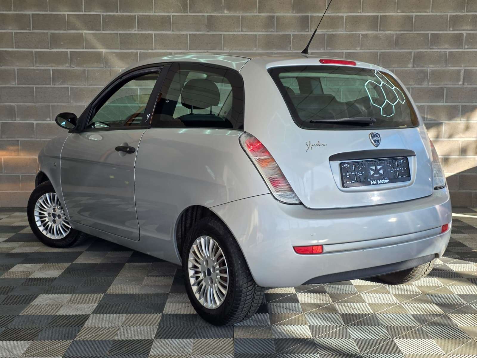 Lancia Ypsilon 🟢1.2 ESSENCE 60CV