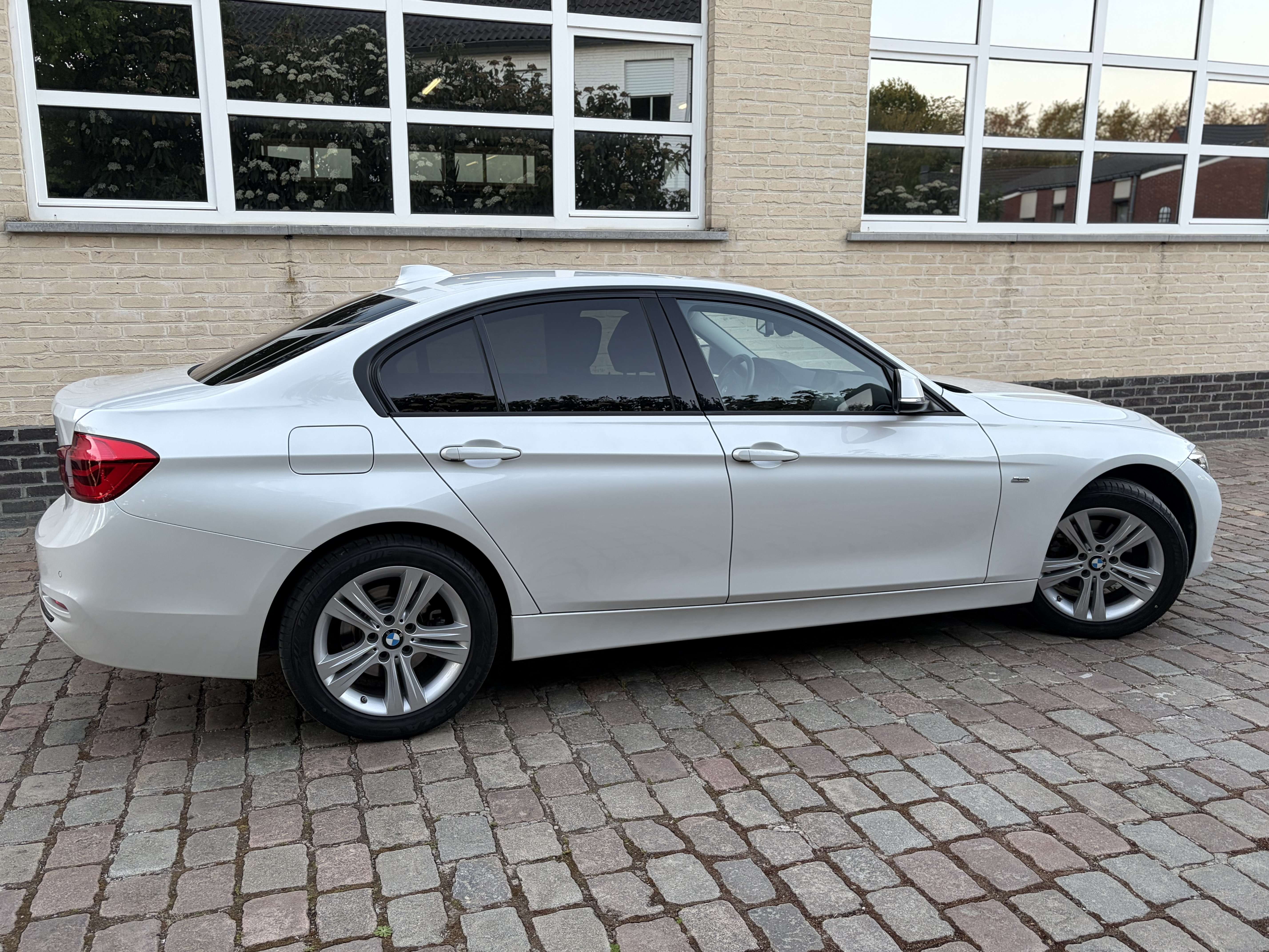 BMW 318 I Sport Line Automaat  ### 34000 km ###