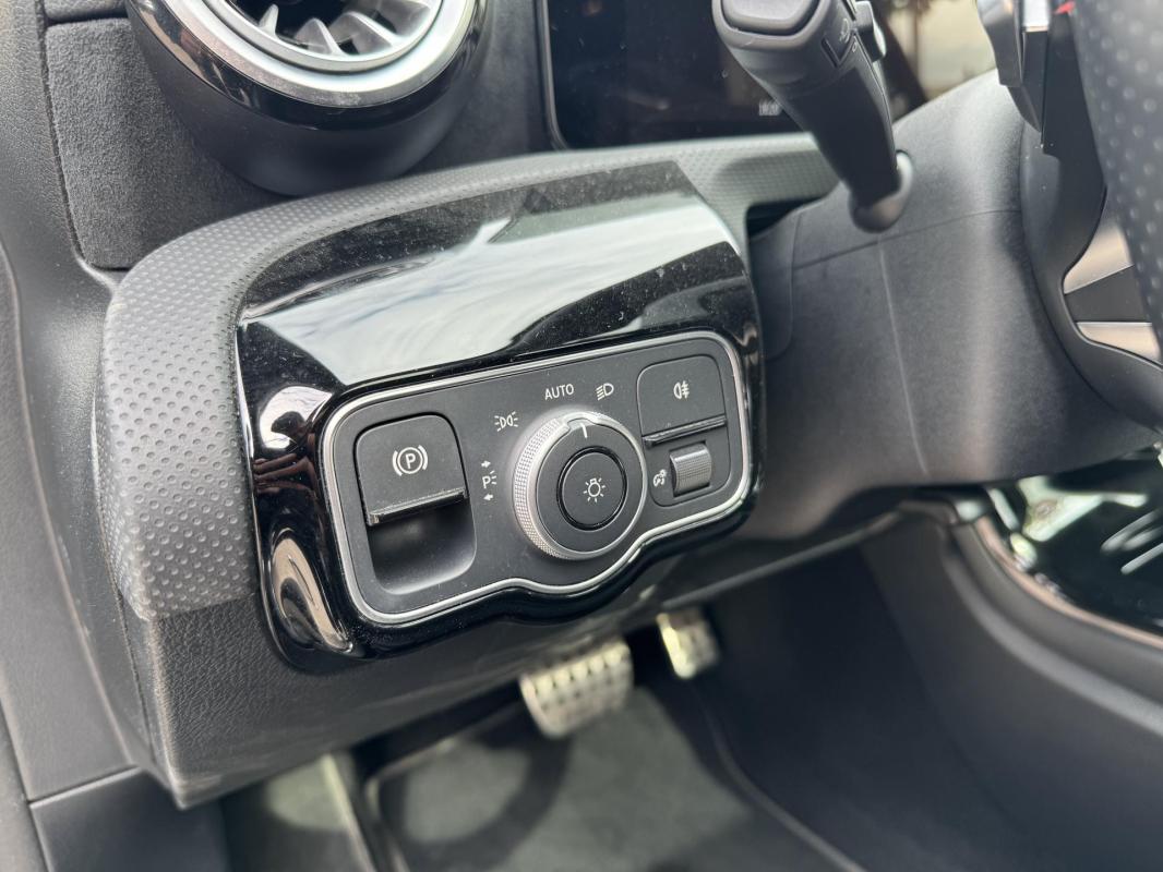 Mercedes-Benz Classe A 200 - BV 7G-DCT BERLINE 5P BM 177 AMG Line PHASE 2