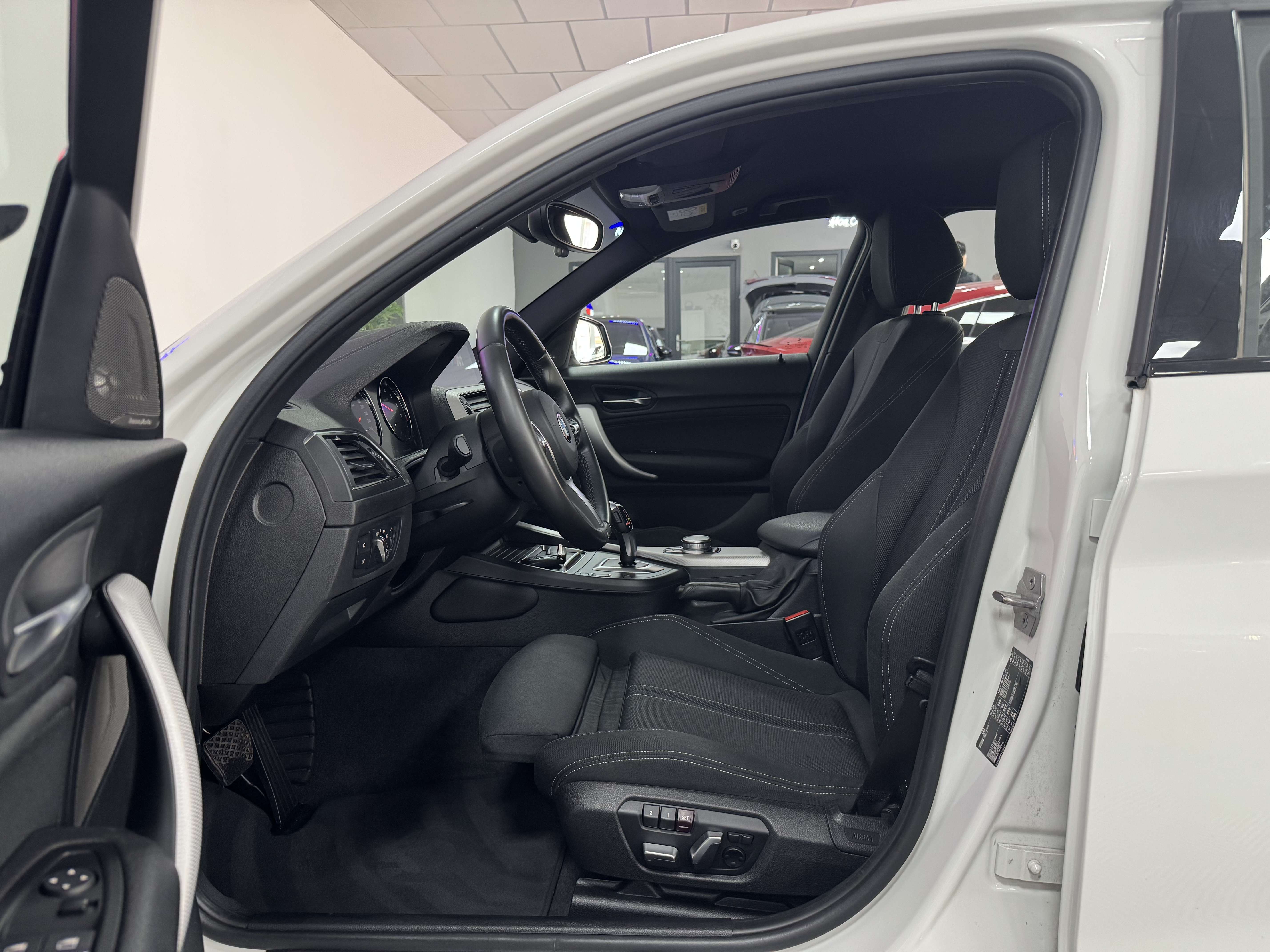 BMW 118 i Pack-M Led Harman-Kardon CarPlay 12 mois garantie