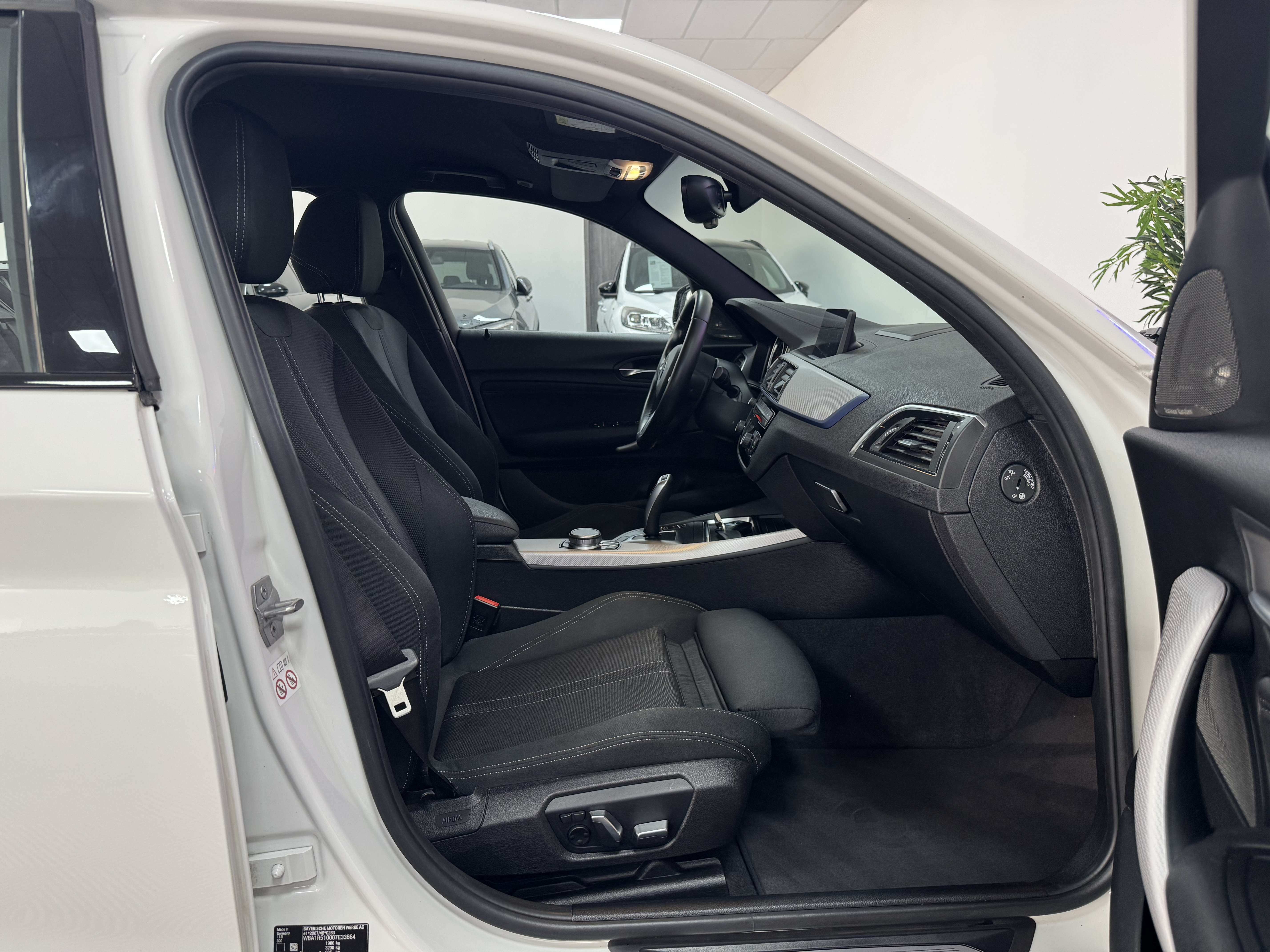 BMW 118 i Pack-M Led Harman-Kardon CarPlay 12 mois garantie
