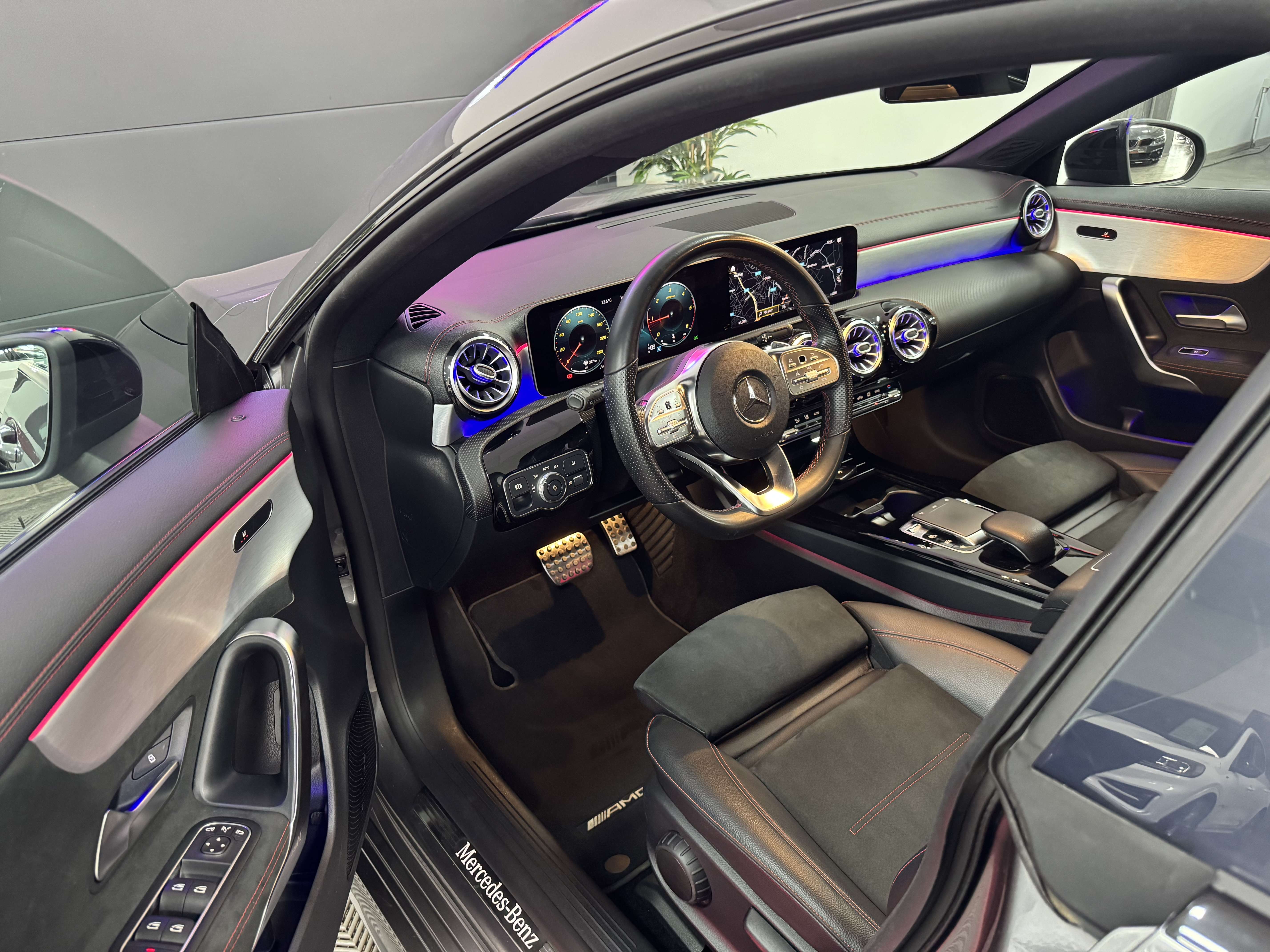 Mercedes-Benz CLA 180 d Pack-Amg Caméra Ambiance Led 12 mois garantie