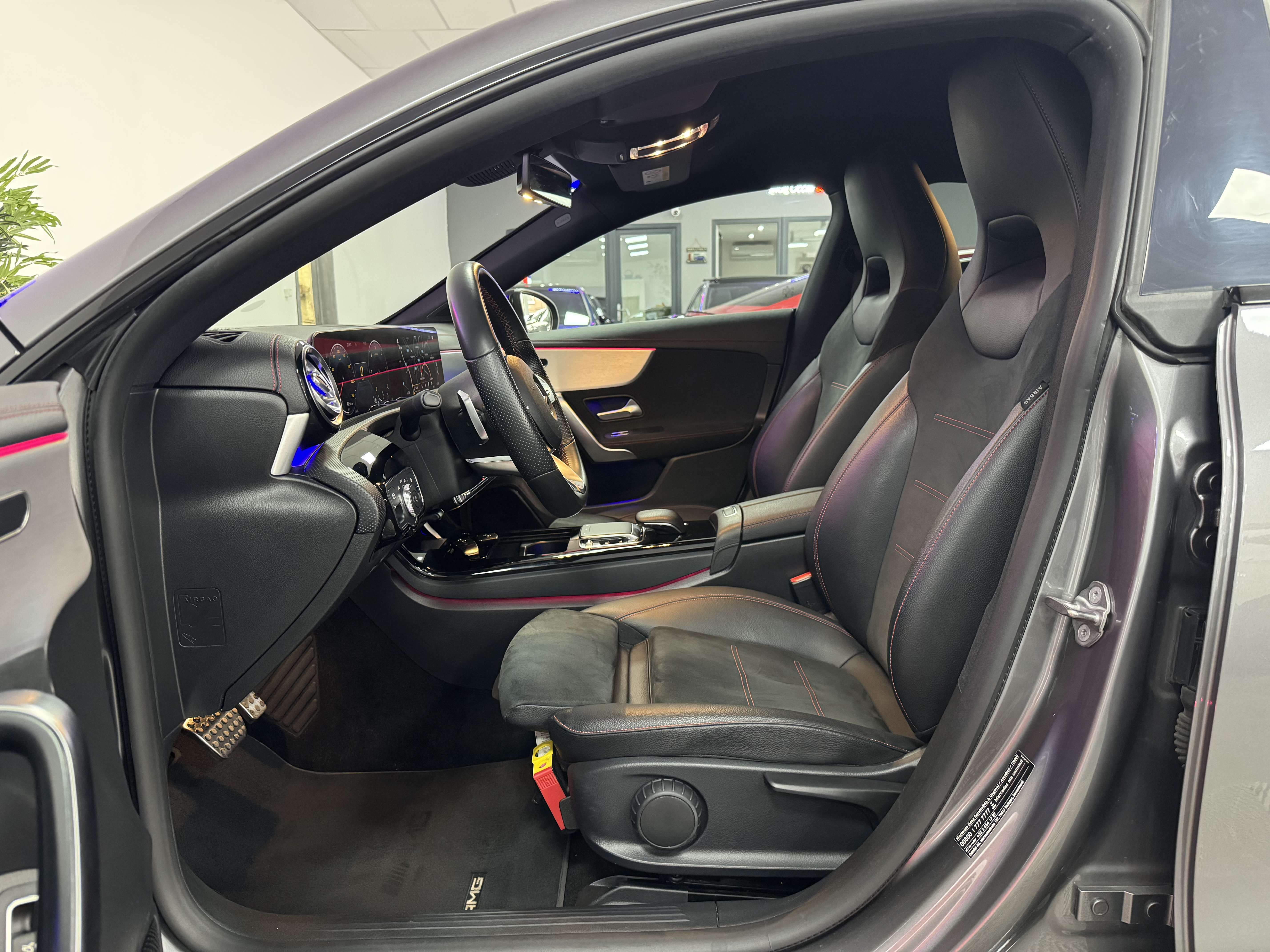 Mercedes-Benz CLA 180 d Pack-Amg Caméra Ambiance Led 12 mois garantie
