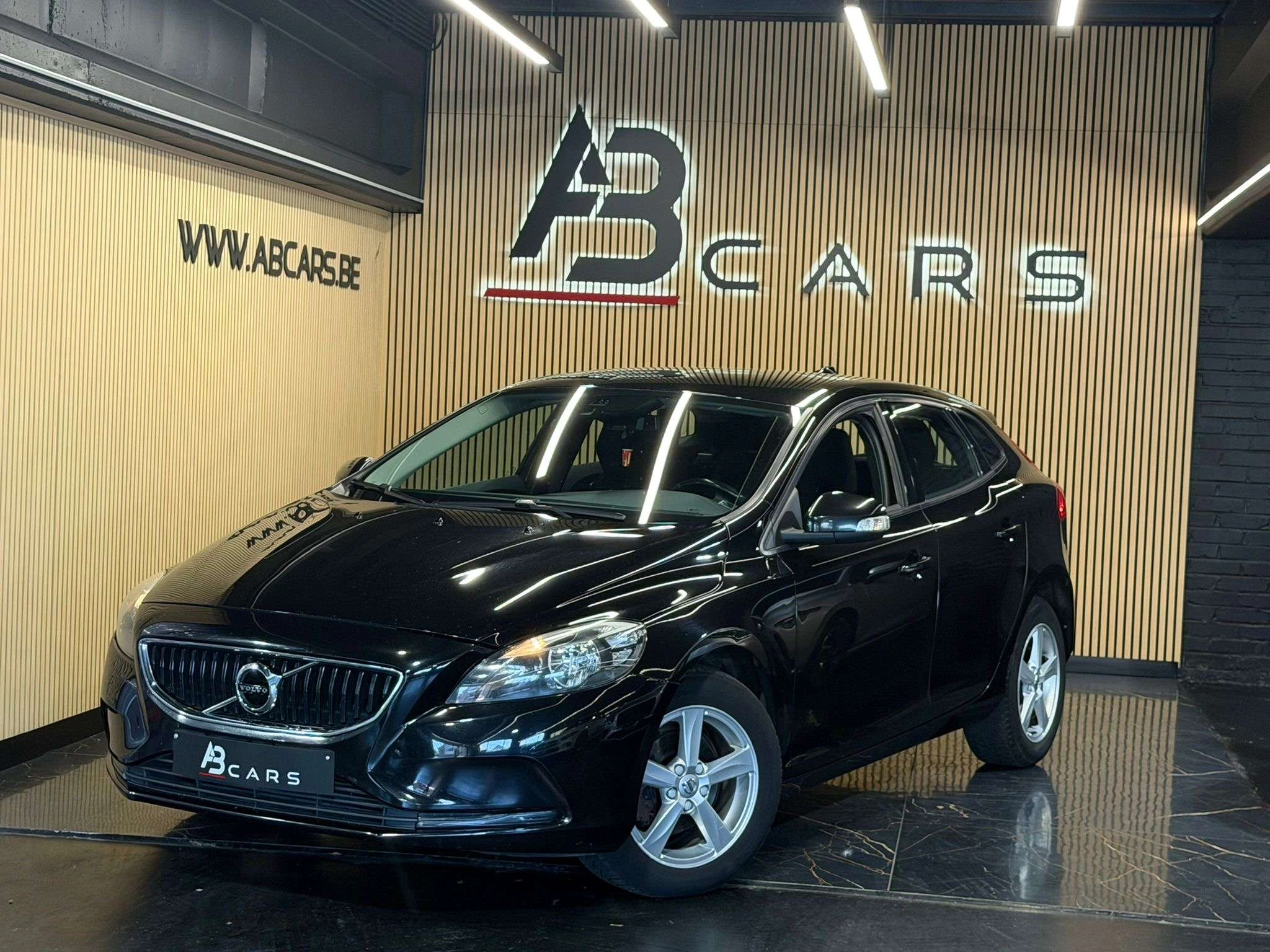 Volvo V40 2.0D * TRES PROPRE *
