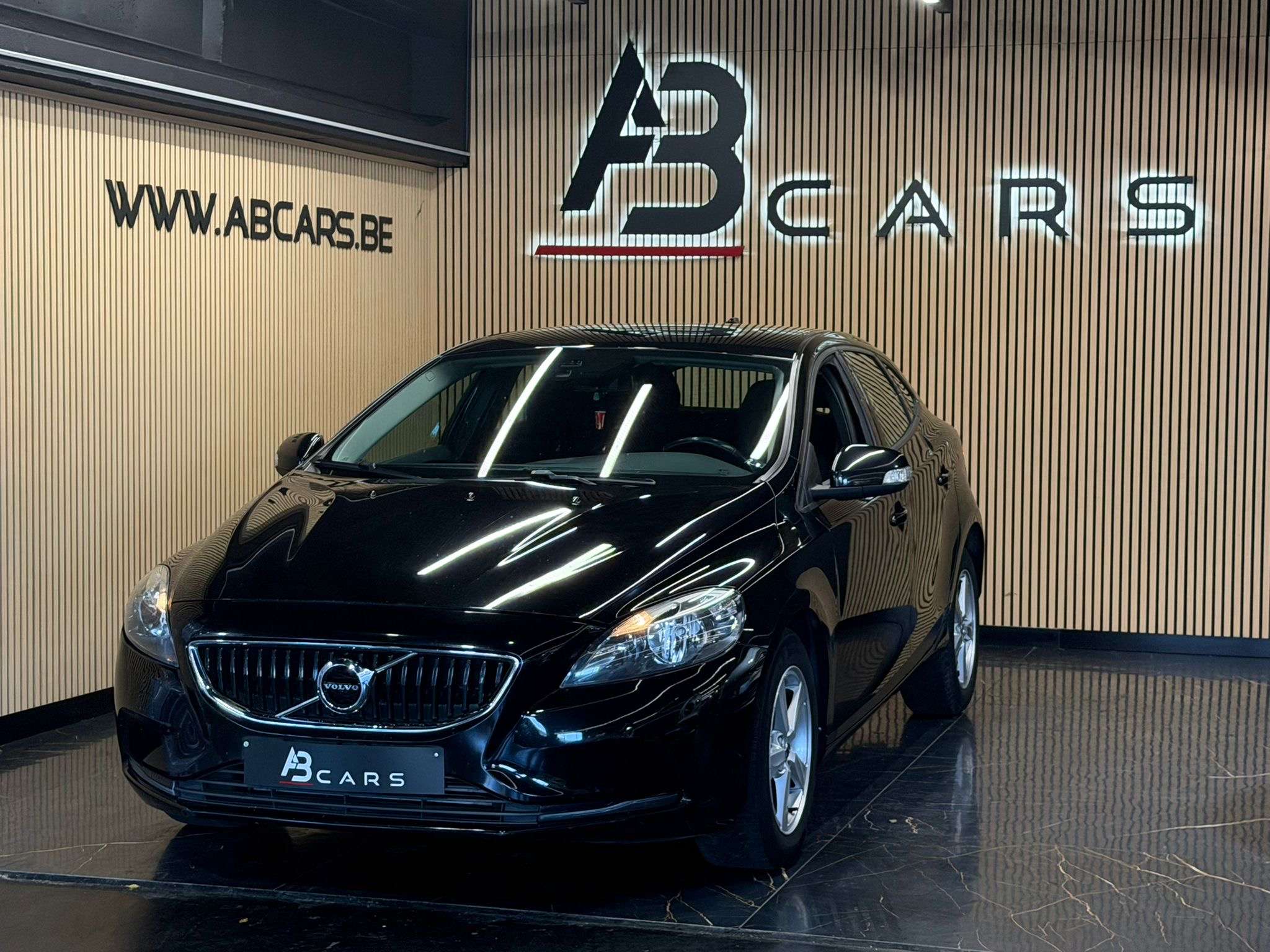 Volvo V40 2.0D * TRES PROPRE *
