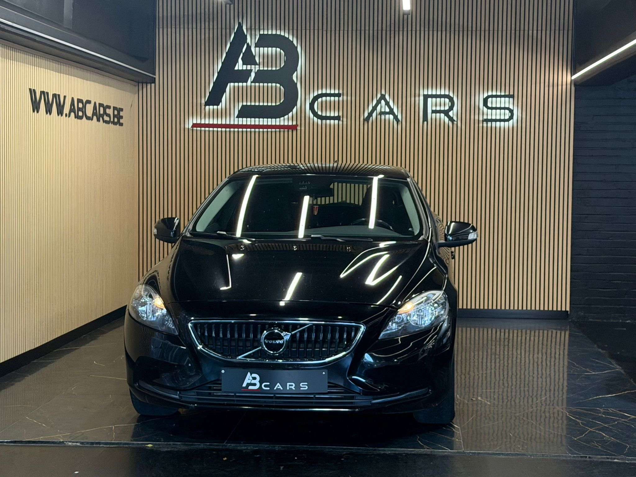 Volvo V40 2.0D * TRES PROPRE *