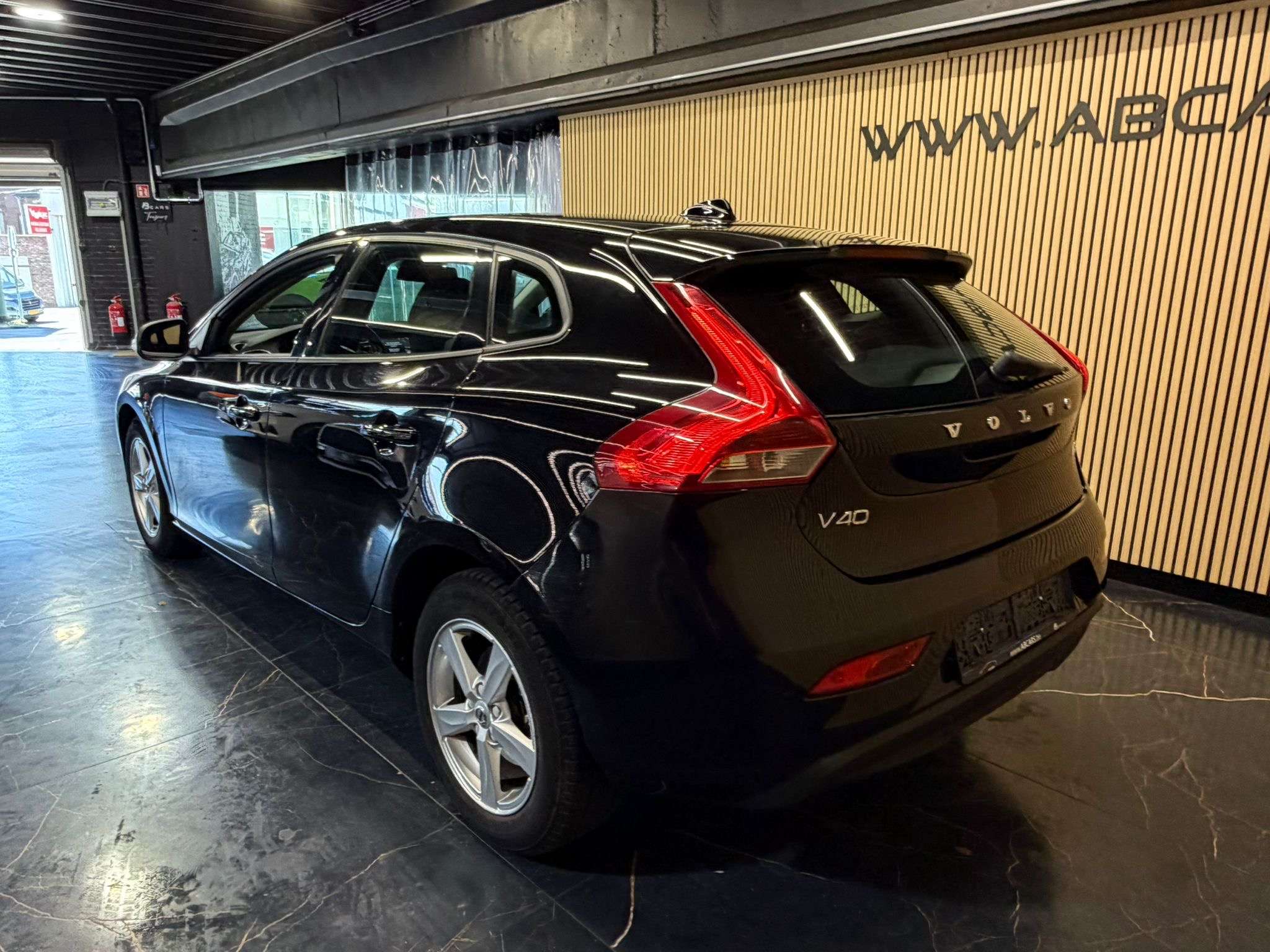 Volvo V40 2.0D * TRES PROPRE *