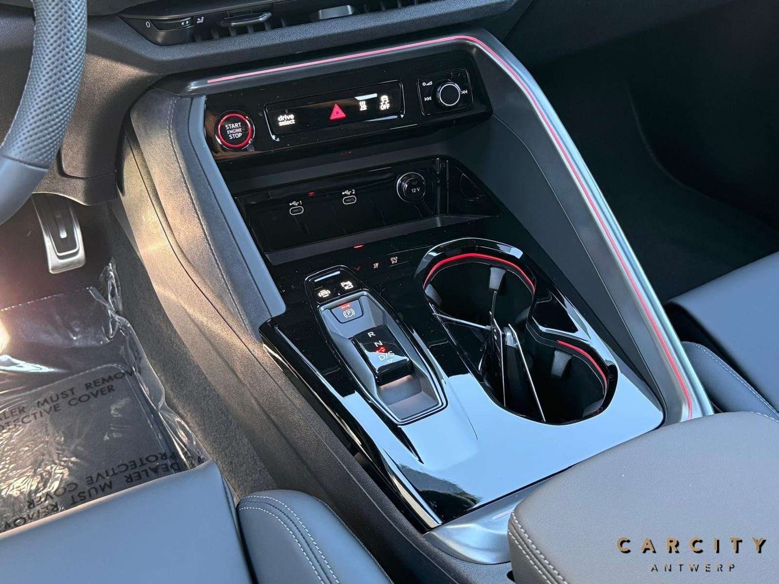 Audi Q5 Q5 2.0 TFSI Quattro S line S tronic 2026 | MASSAGE | LUCHTVERING | PANO | HUD | OLED | PASSAGIERSCHERM | B&O |