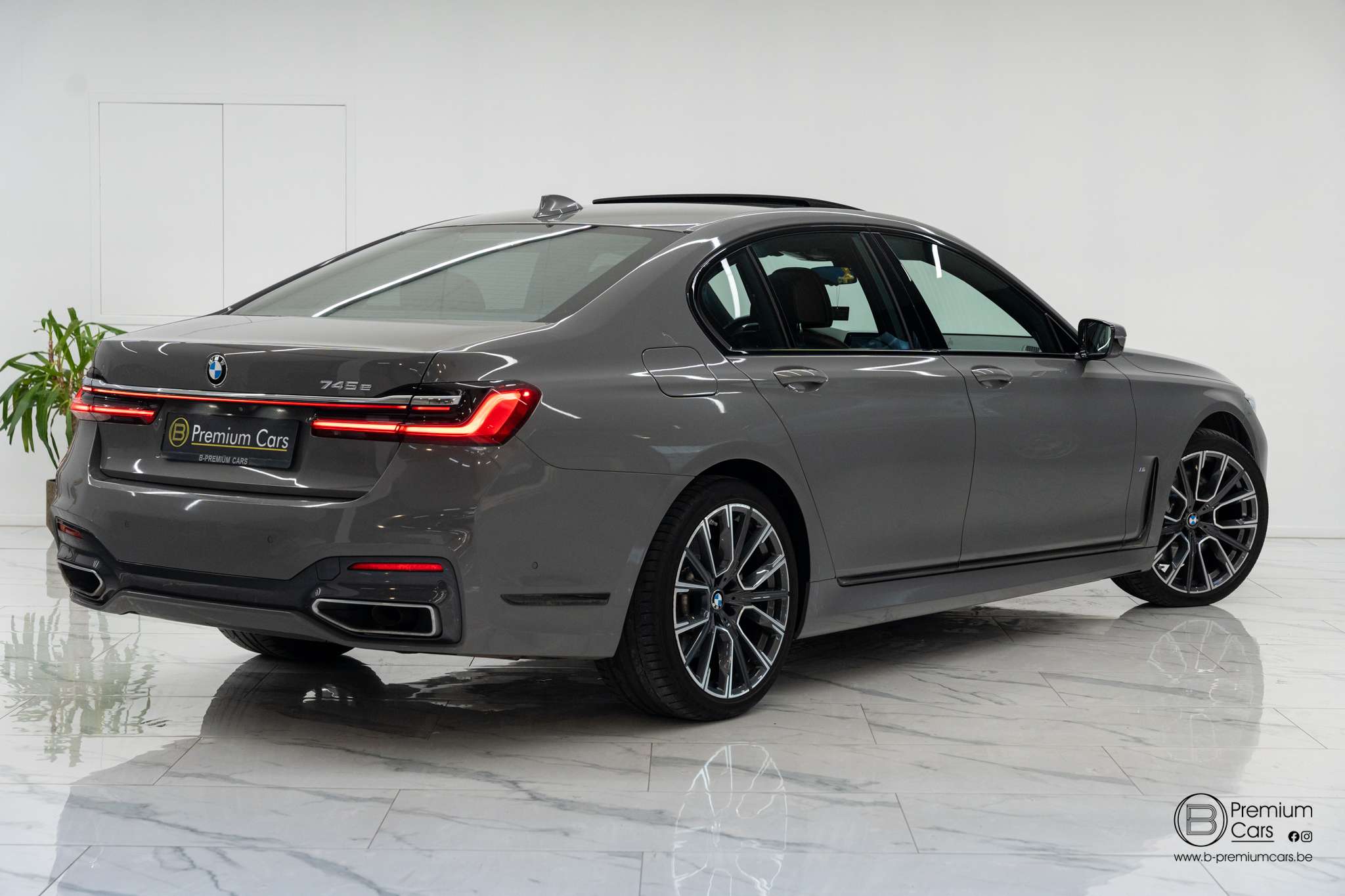 BMW 745 e M pack Individual/FULL OPTIONS!/Laser/ACC/360°/