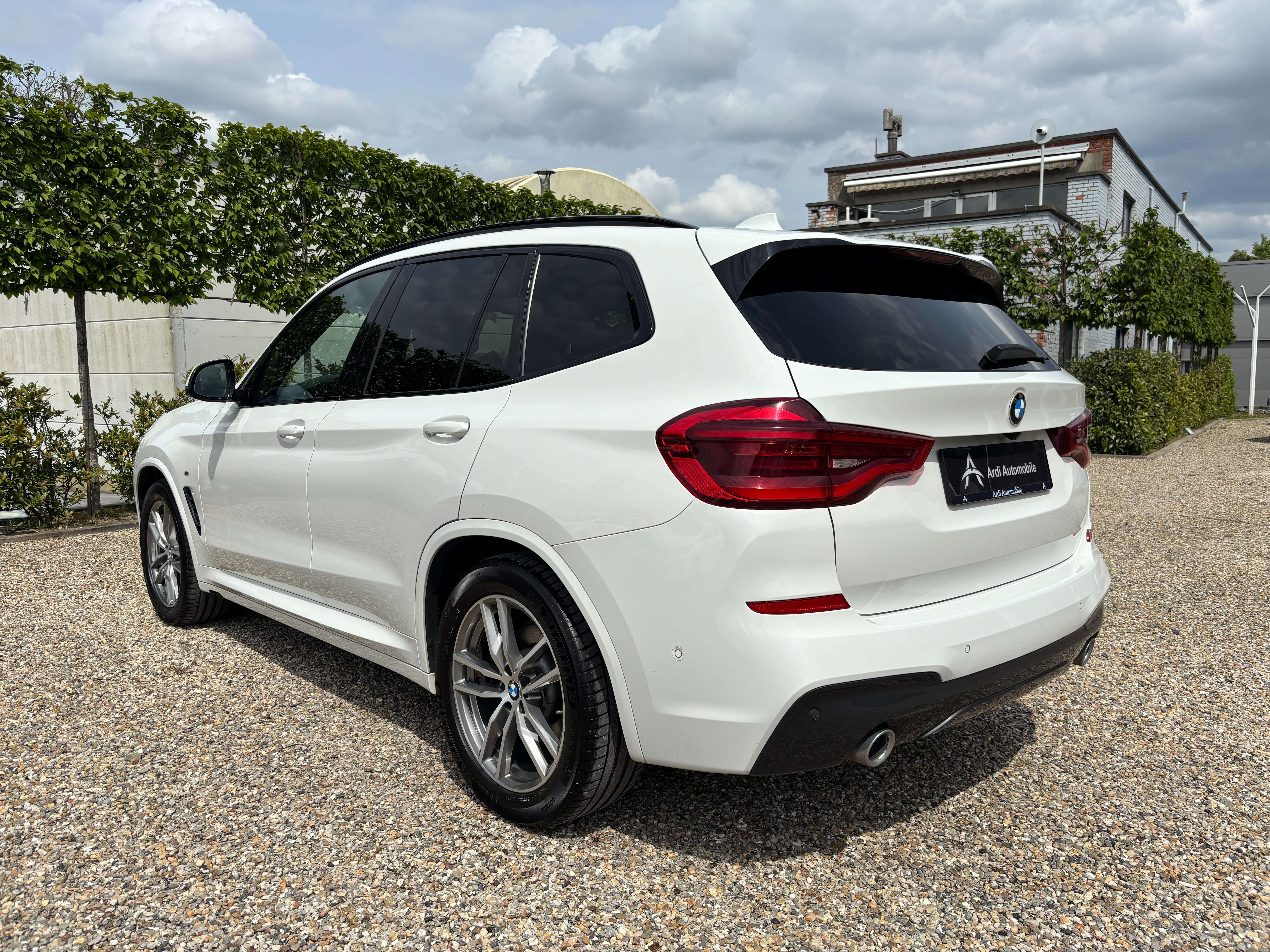 BMW X3 2.0 dA xDrive20 *PACK M*SIEGE CHAUFF*CAMERA*LED*GARANTIE*