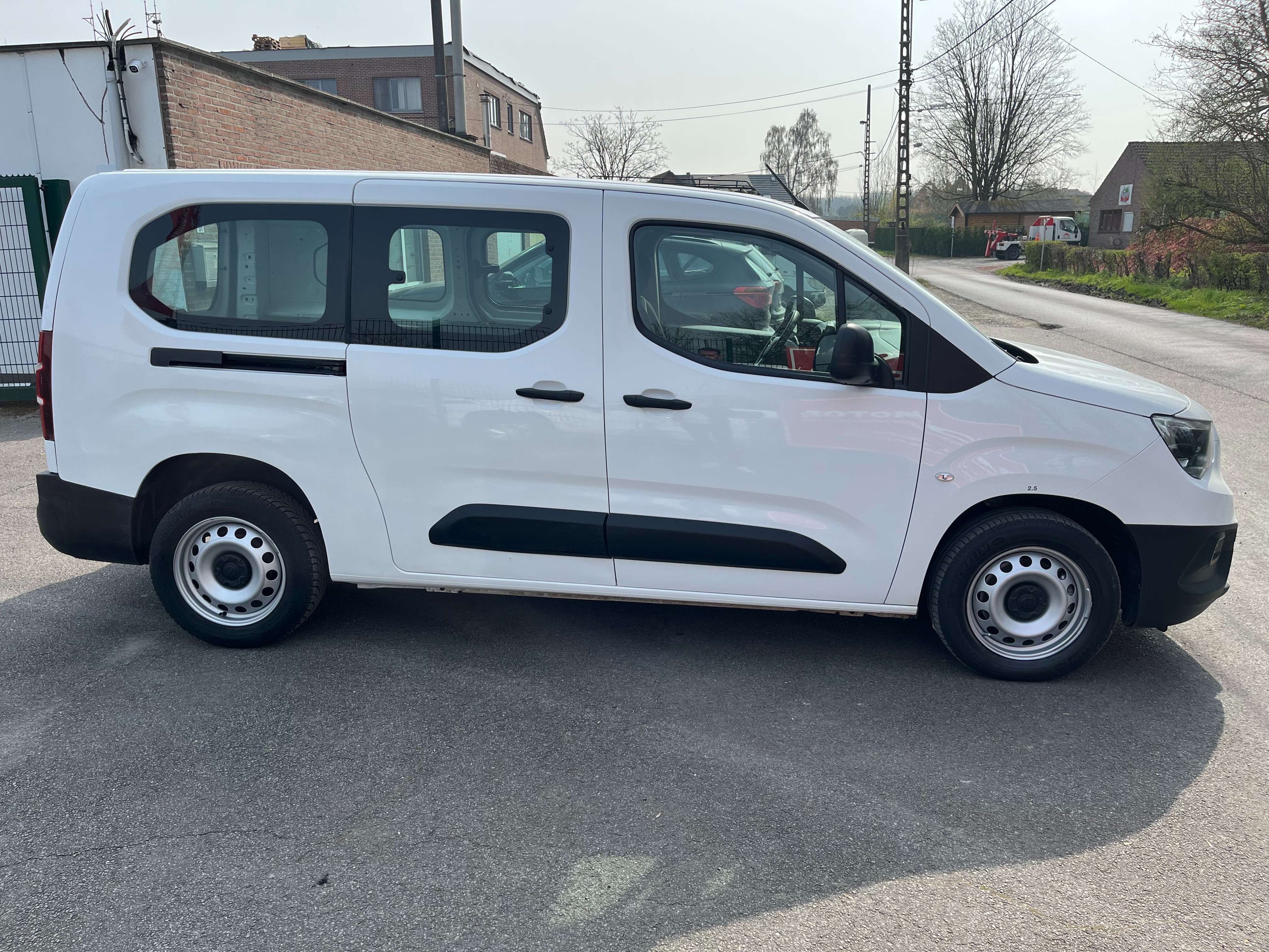 Opel Combo 1.5 DB DEUREN 9504€+BTW/TVA