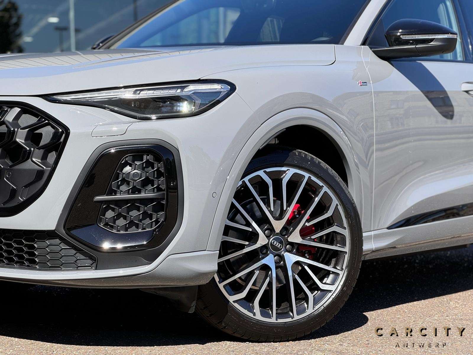 Audi Q5 Q5 2.0 TFSI Quattro S line 2026 |  NARDO GREY | LUCHTVERING | HUD | OLED | PASSAGIERSCHERM | B&O |