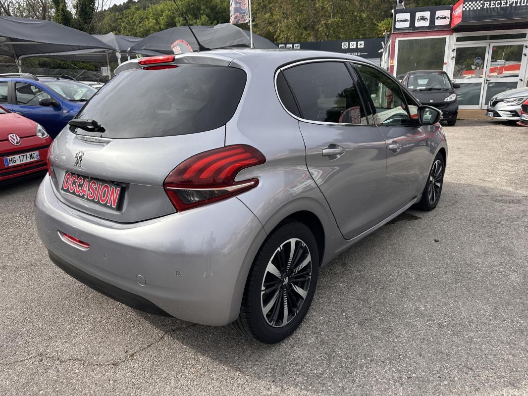 Peugeot 208 BlueHDi 100ch Tech Edition CAMERA / GPS