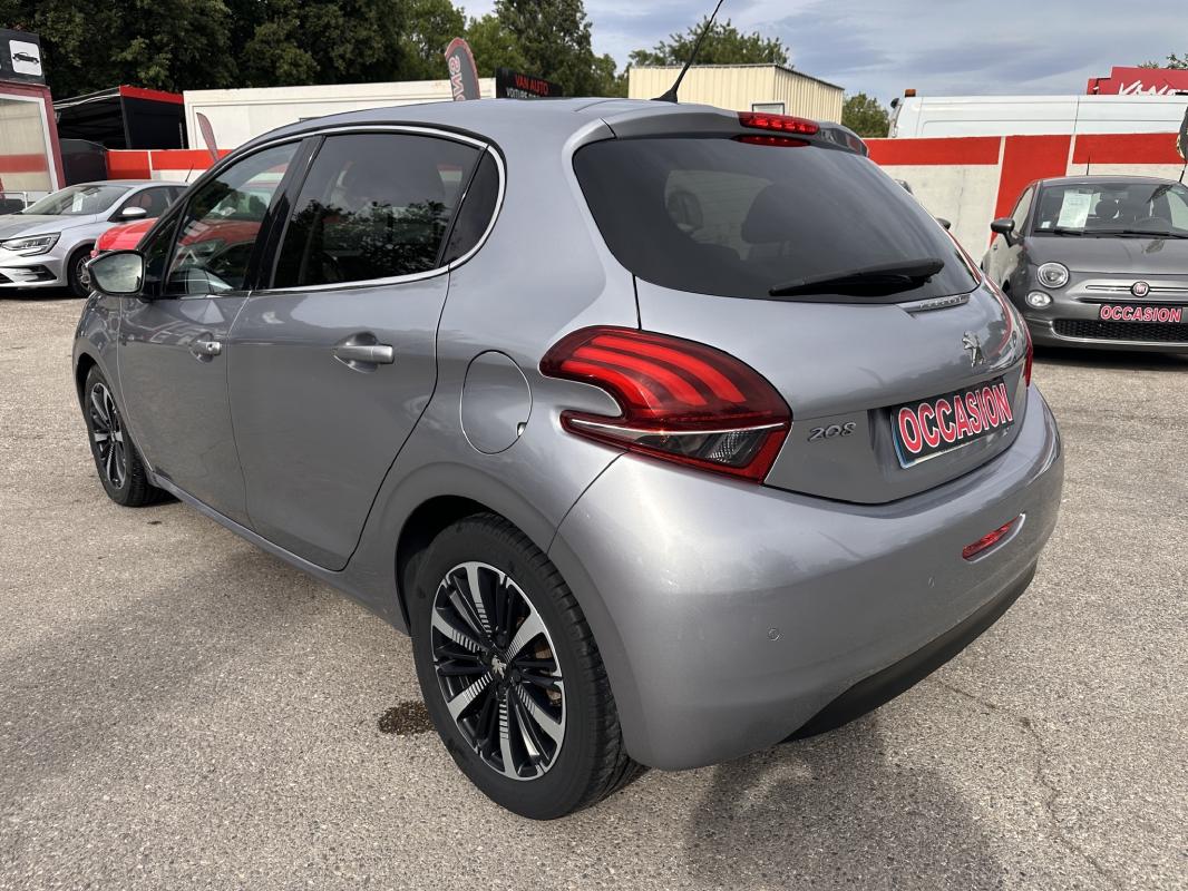 Peugeot 208 BlueHDi 100ch Tech Edition CAMERA / GPS