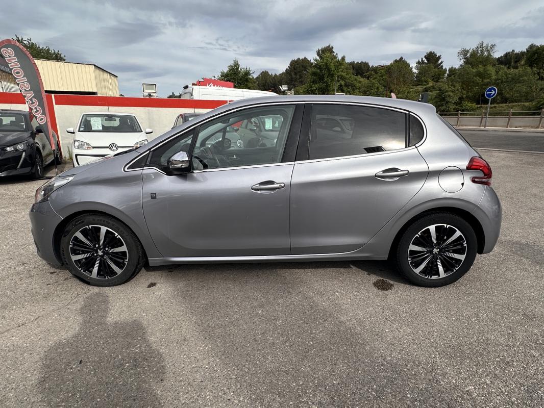 Peugeot 208 BlueHDi 100ch Tech Edition CAMERA / GPS